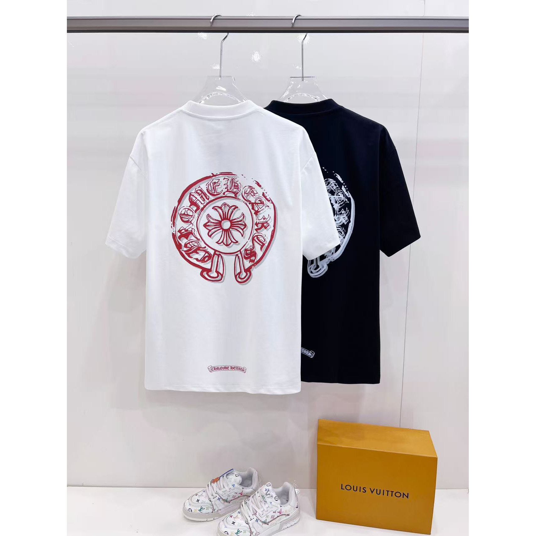 <p>CHROME HEARTS&nbsp;春夏系列短袖T恤(白)</p>