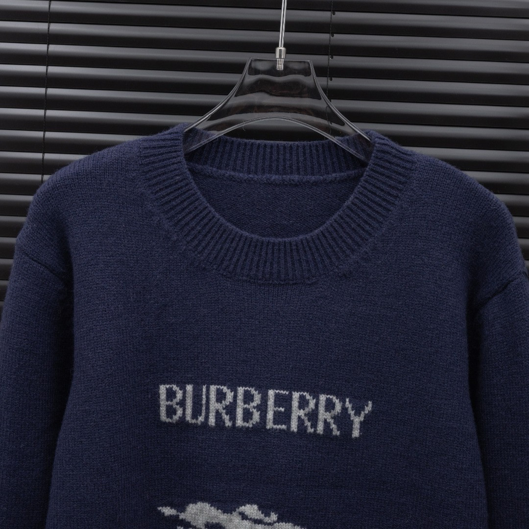 <p>BURBERRY&nbsp;战马 LOGO长袖毛衣(藏青)</p>