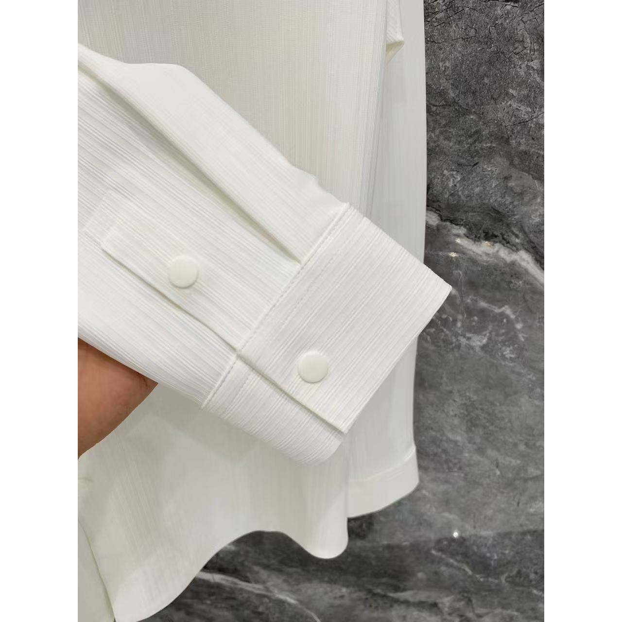 <p>LV 秋冬长袖Polo(782989)</p>