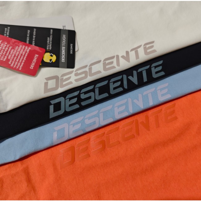 <p>DESCENTE 韓版短袖T恤</p>