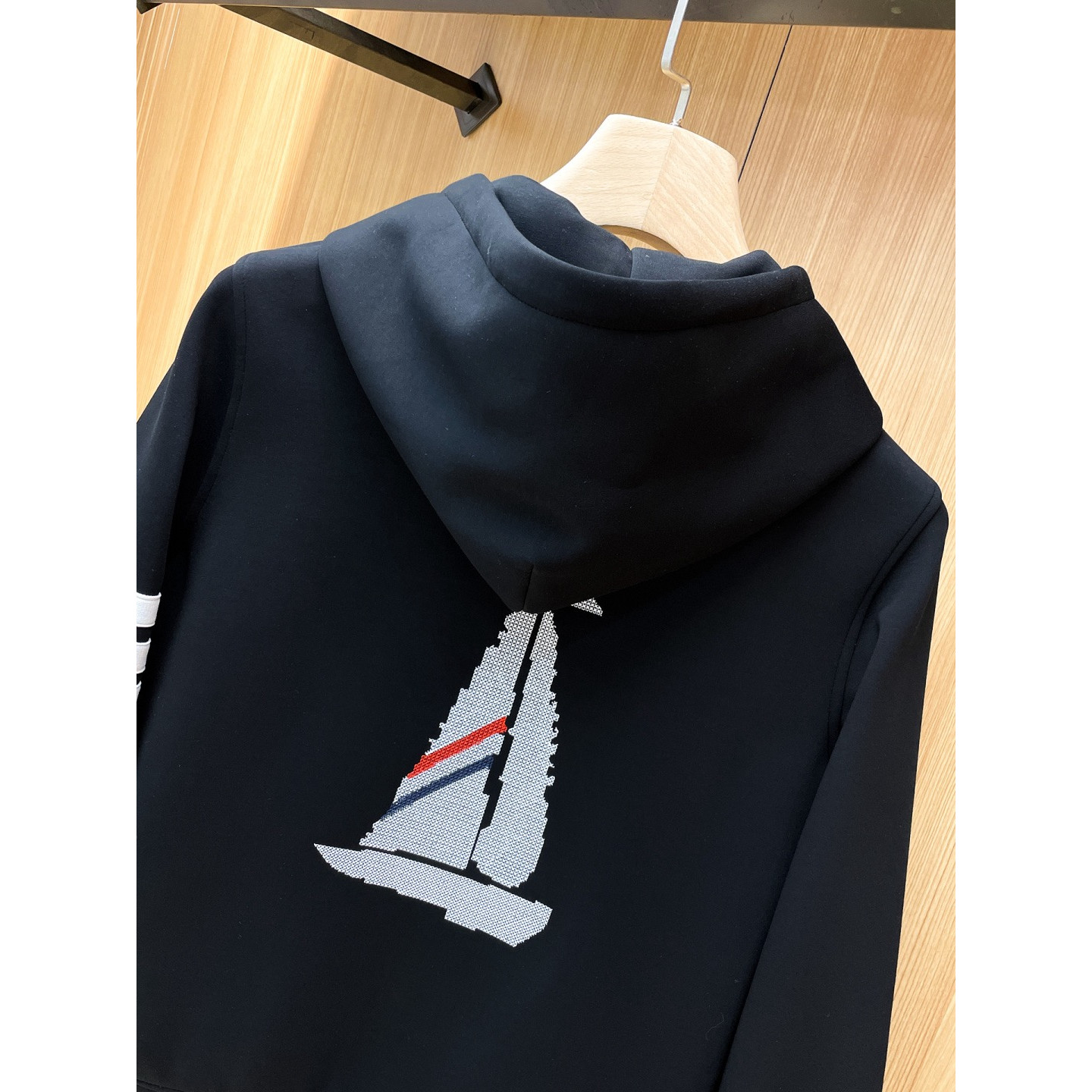 <p>Thom Browne 精品外套(黑)</p>