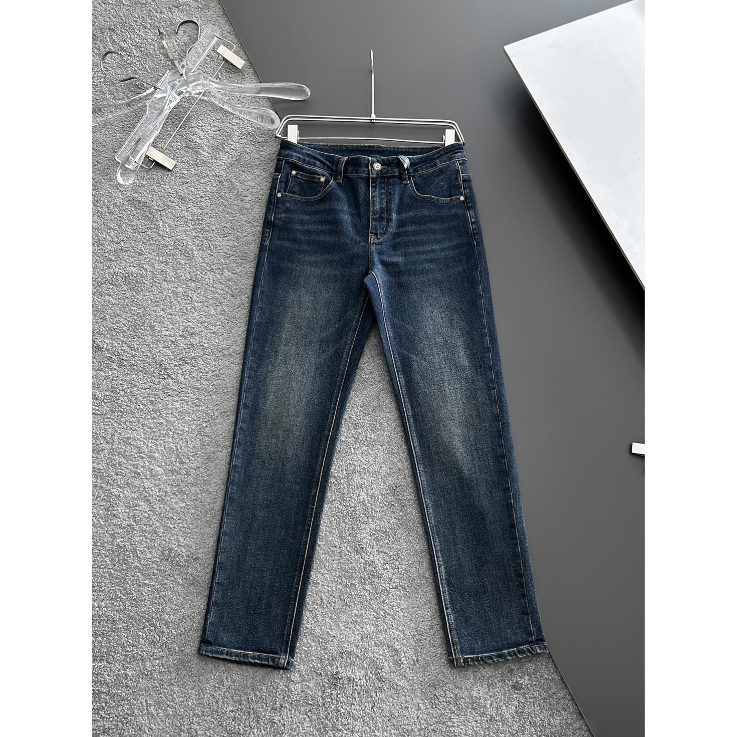 <p>lululemon 高品质牛仔裤</p>