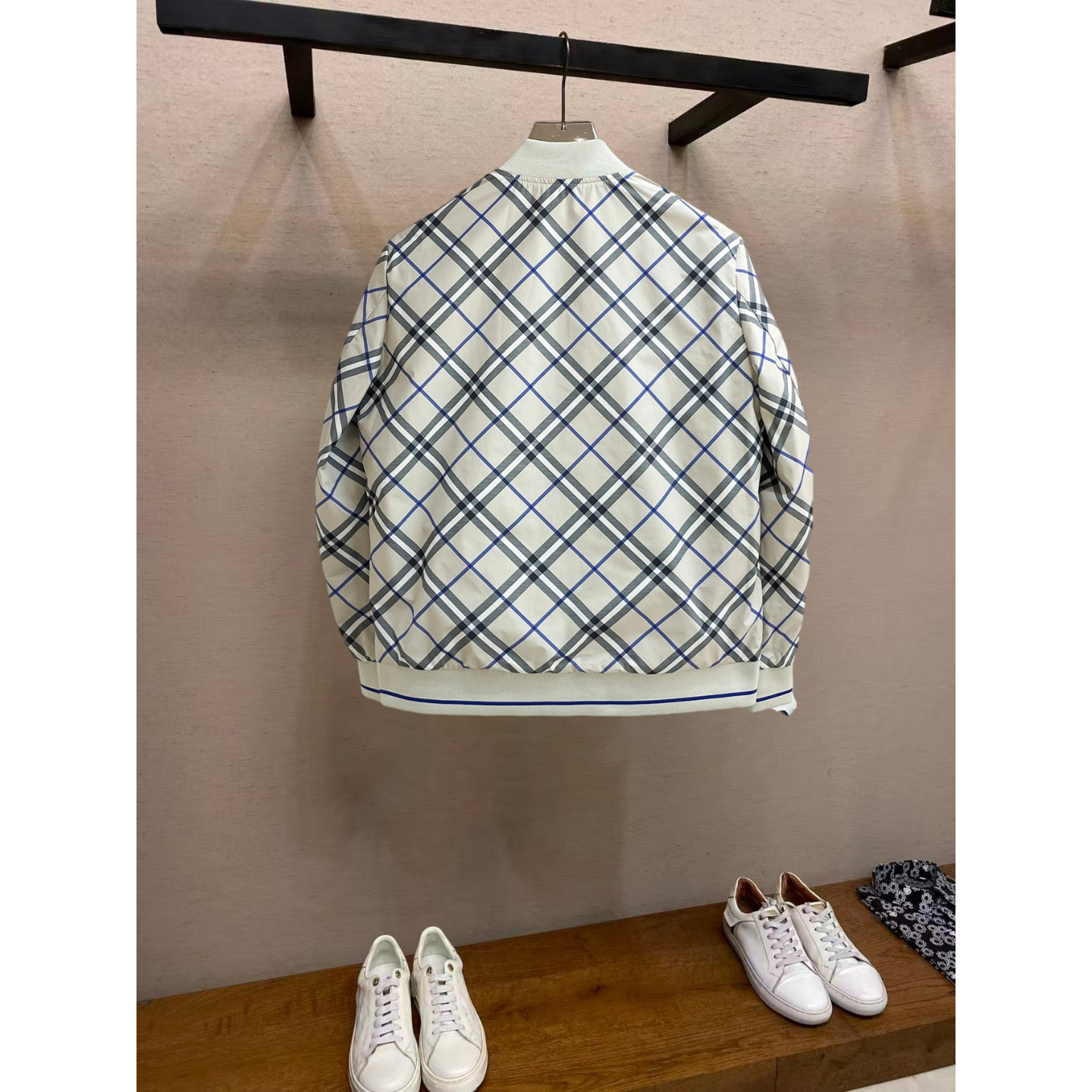 <p>BURBERRY 夹克外套(雙面穿)</p>