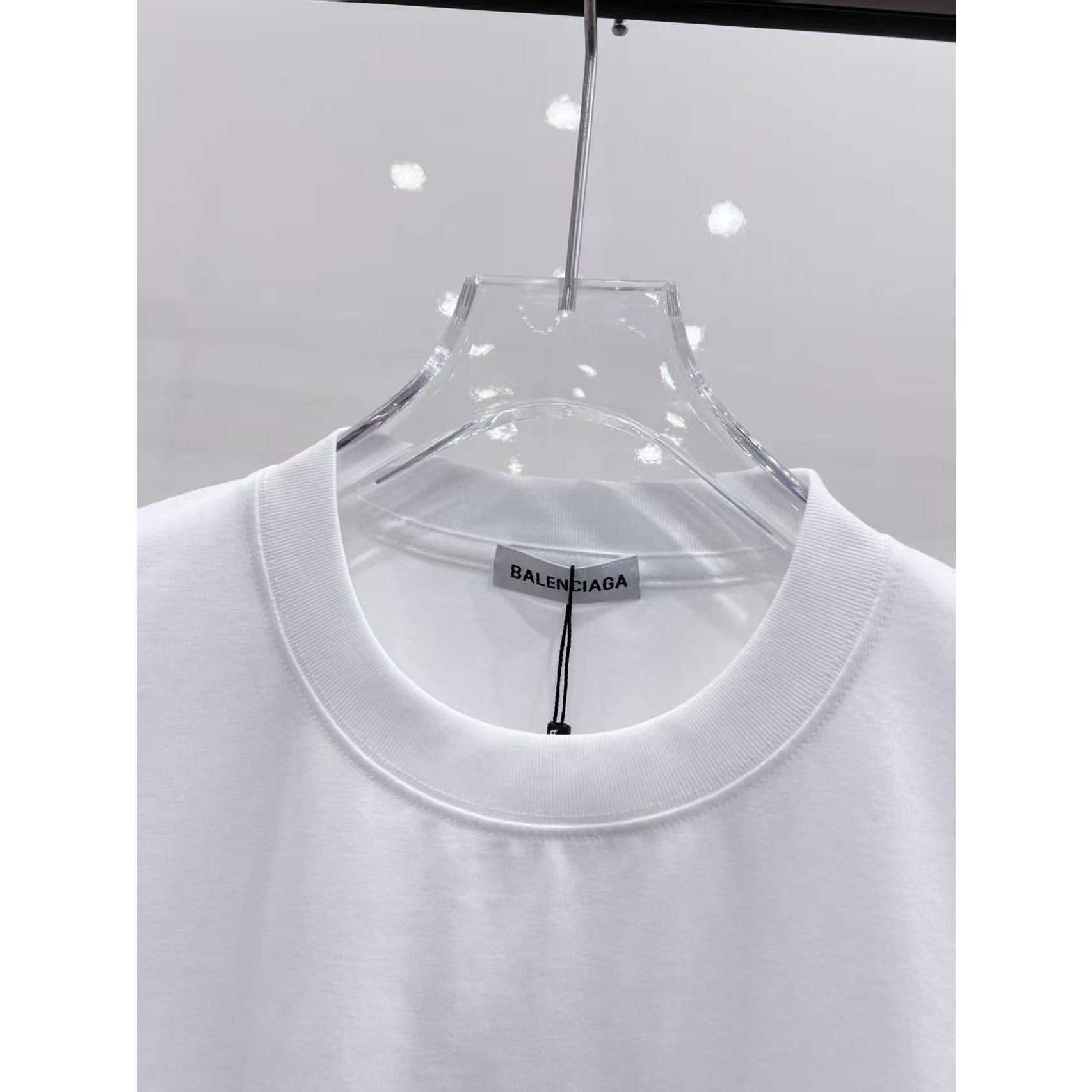 <p>Balenciaga&nbsp;短袖圆领T恤(白)</p>