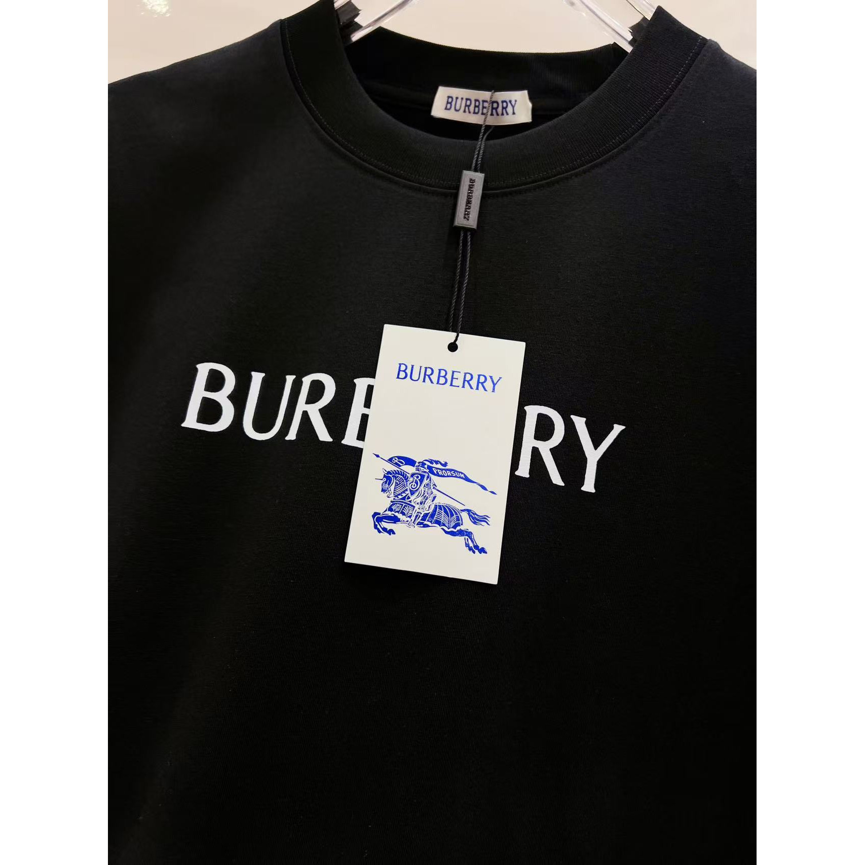 <p>BURBERRY 印花短袖T恤(黑)</p>