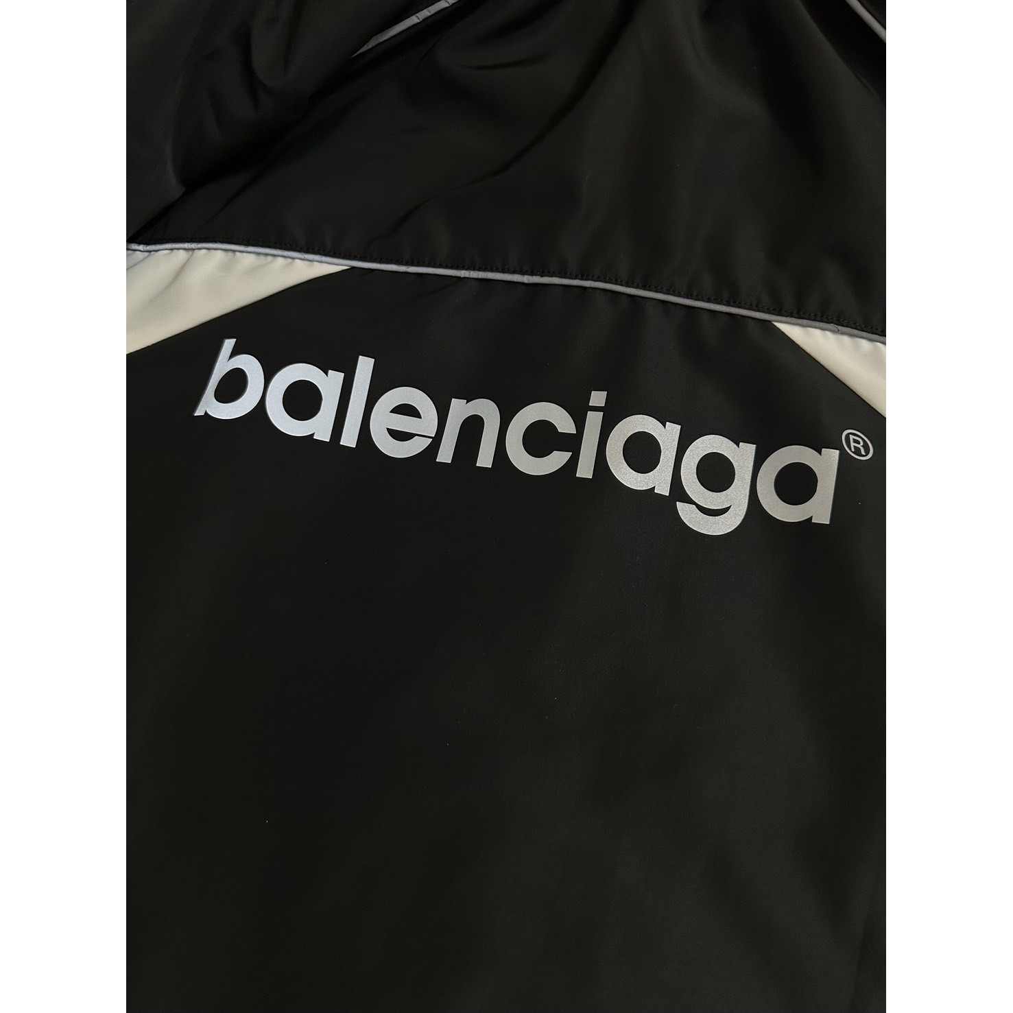 <p>Balenciaga BODIES拼色休闲运动冲锋衣外套</p>
