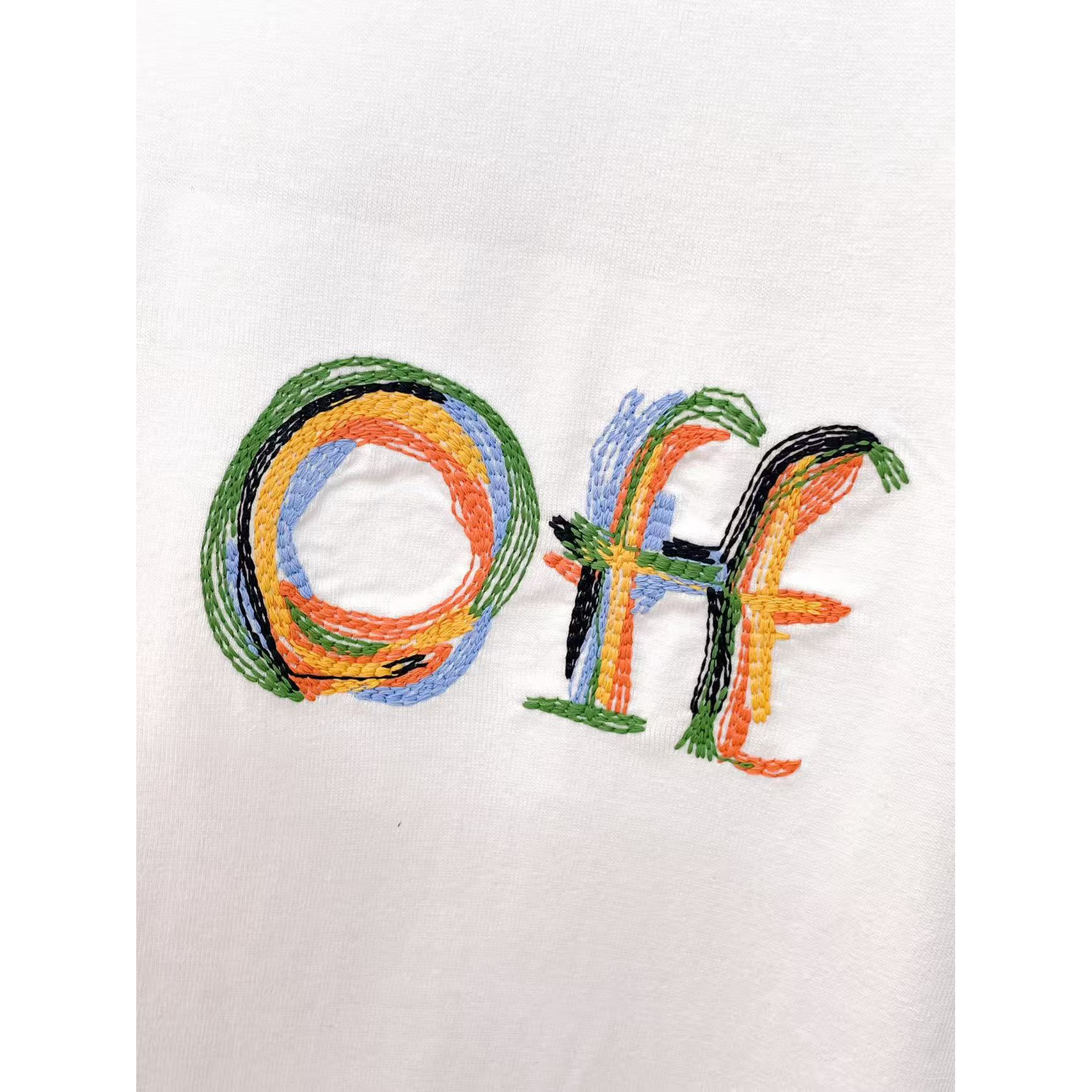 <p>OFF&nbsp;专柜新款短袖T恤(白)</p>