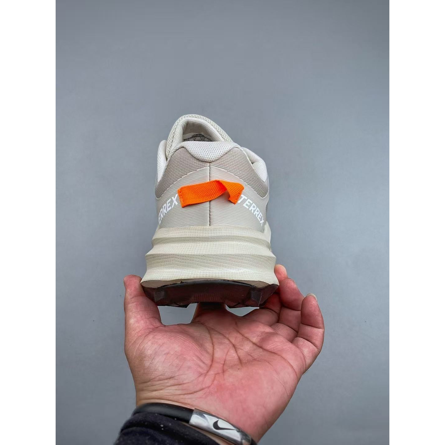 <p>Adidas TERREX FREEHIKR SL GTX 徒步鞋&nbsp;</p>