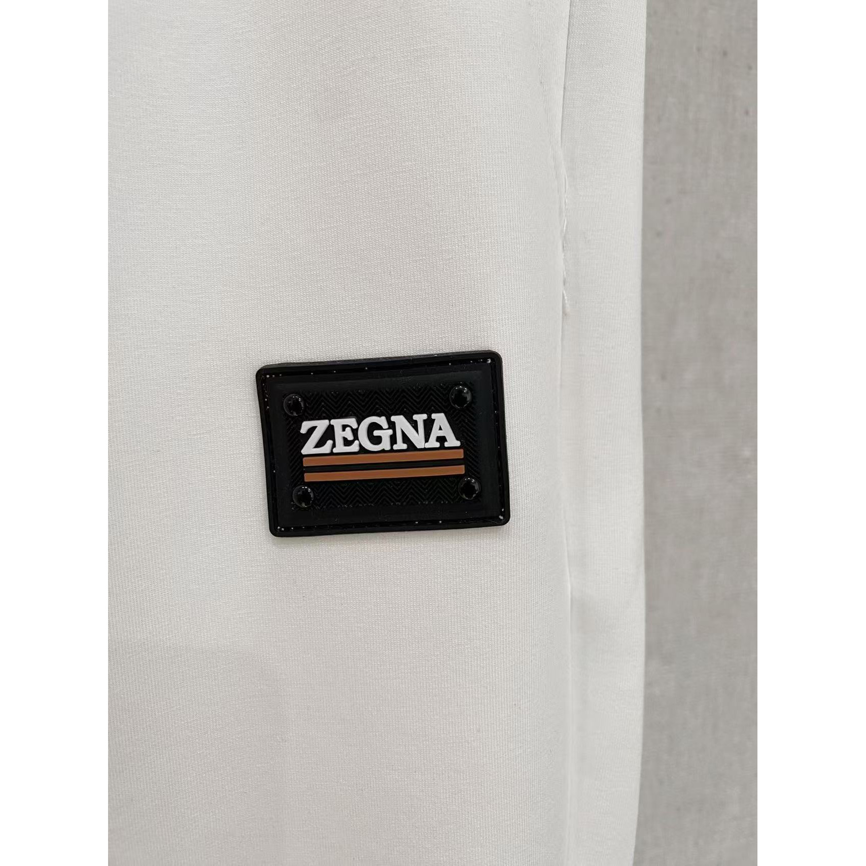 <p>Ermenegildo Zegna 男士长裤(782457)</p>