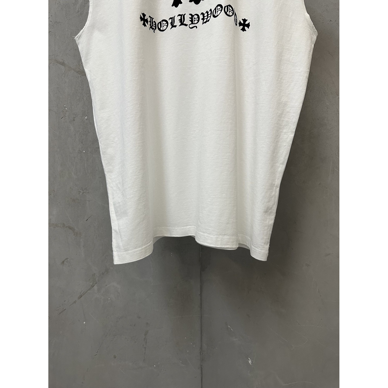 <p>Chrome Hearts 十字架植绒印花坎肩背心(白)</p>