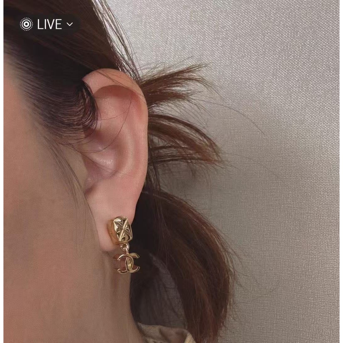 <p>CHANEL&nbsp;菱格双c耳环</p>