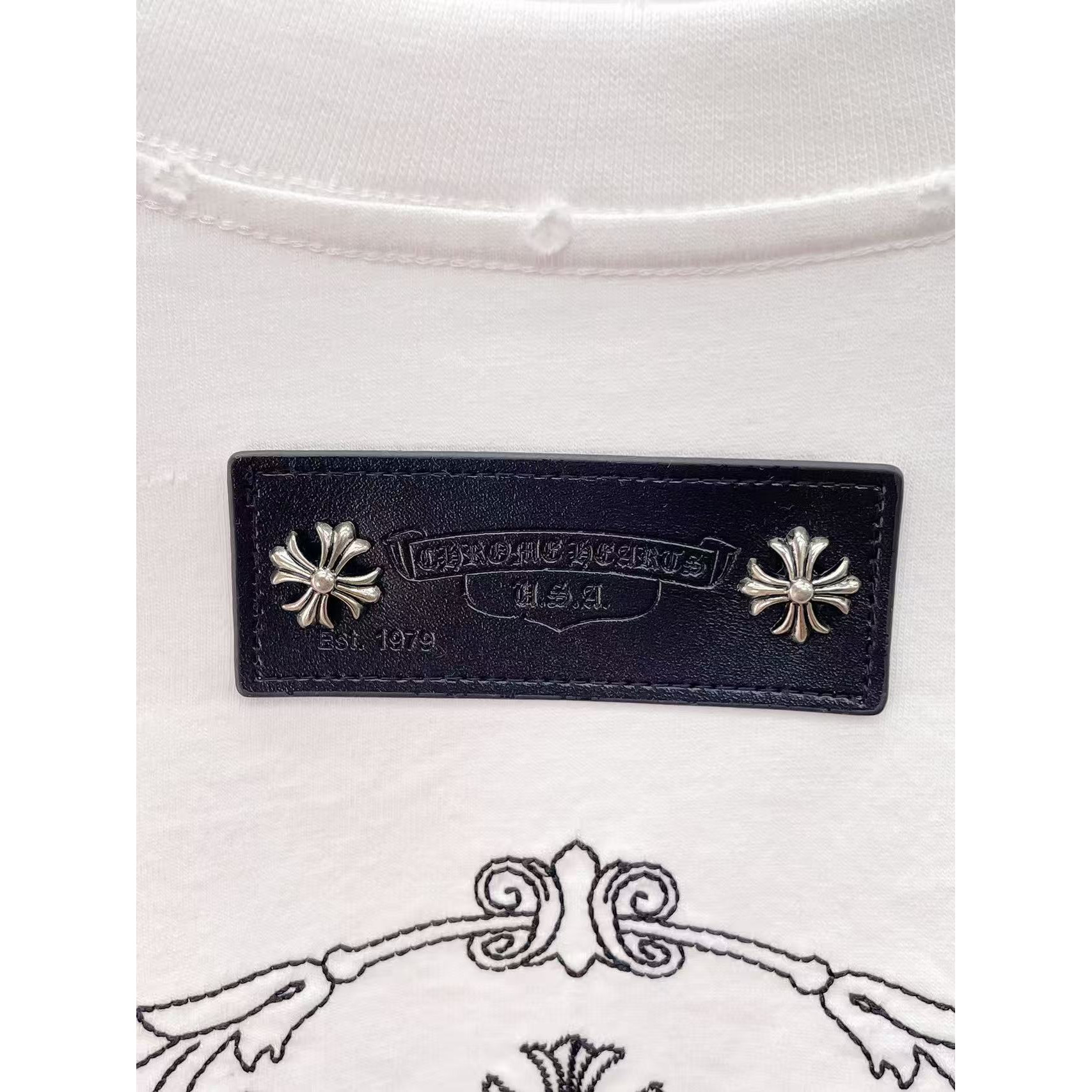 <p>CHROME HEARTS 专柜新款短袖T恤(白)</p>
