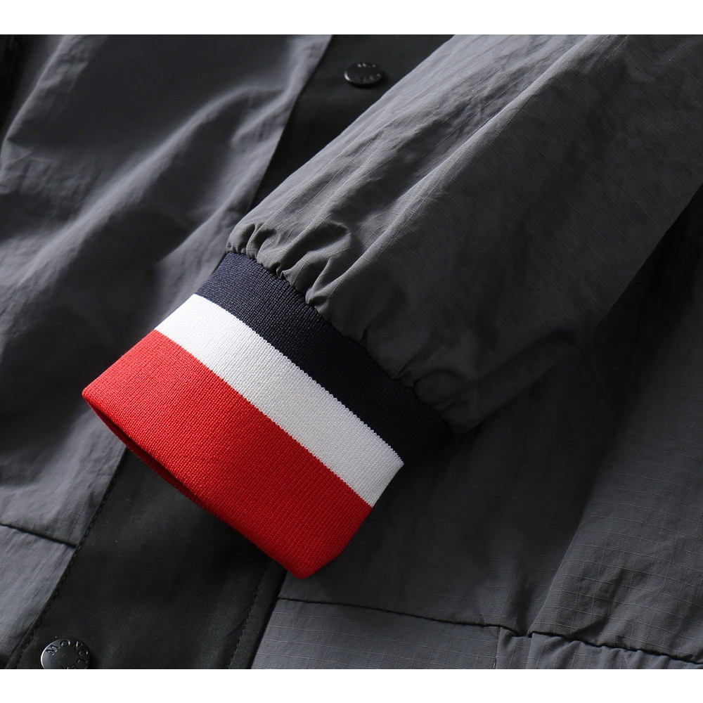 <p>Moncler 新款男士夹克外套</p>