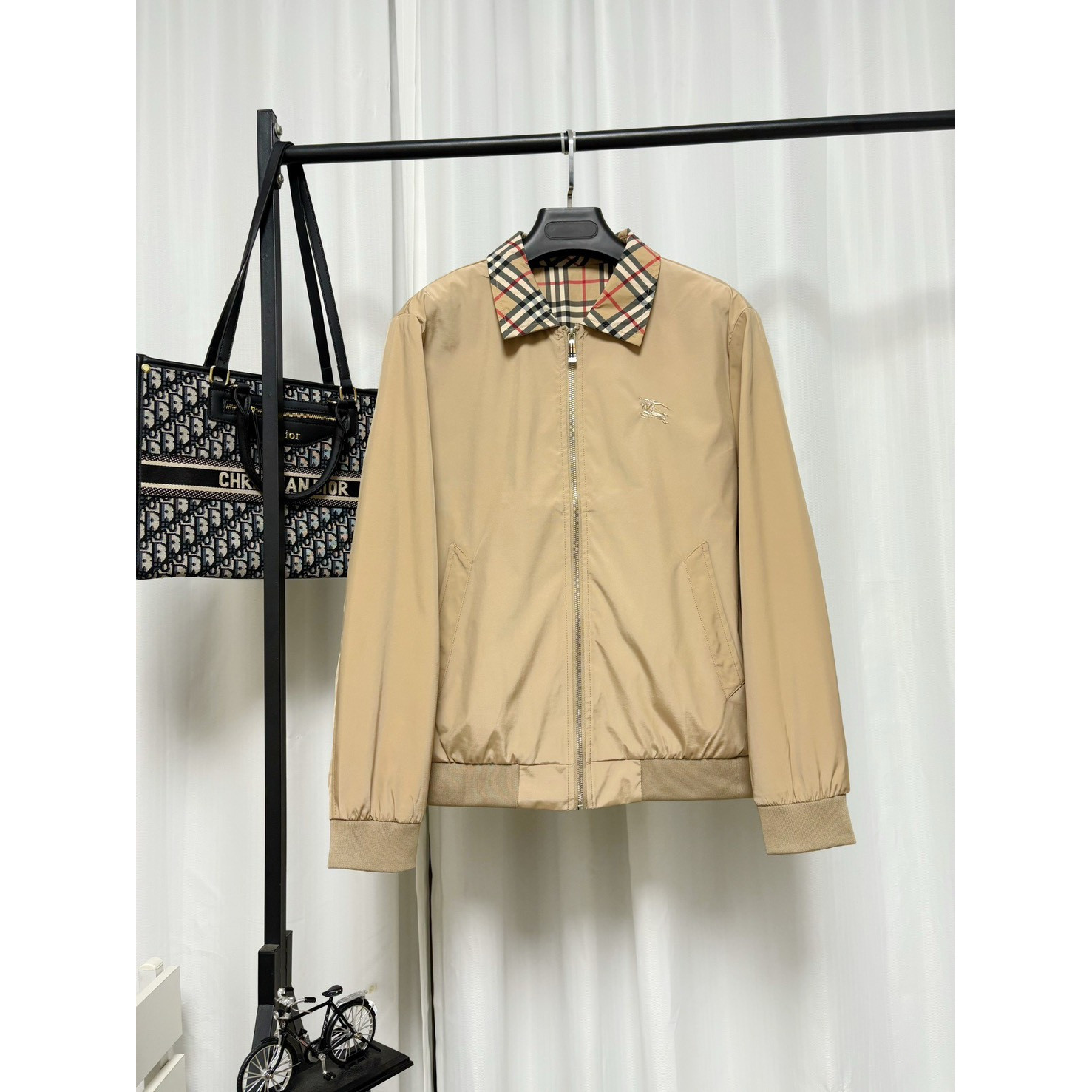 <p>Burberry 夹克外套</p>