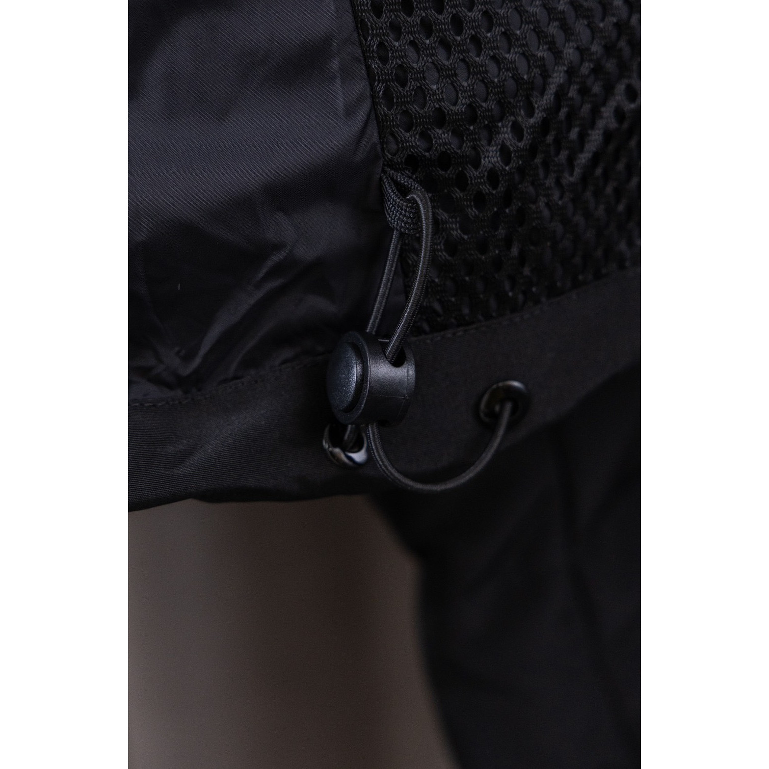 <p>Canada Goose Junction Cropped Puffer 2066 短款羽绒服(黑色)</p>
