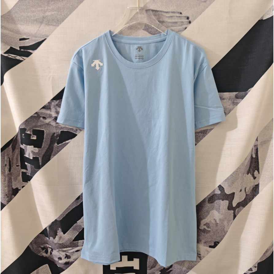 <p>DESCENTE 速乾短袖T恤(藍)</p>