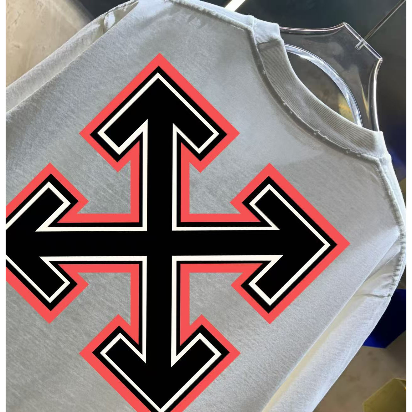 <p>OFF-white 洗水磨破短袖T恤(洗水白)</p>