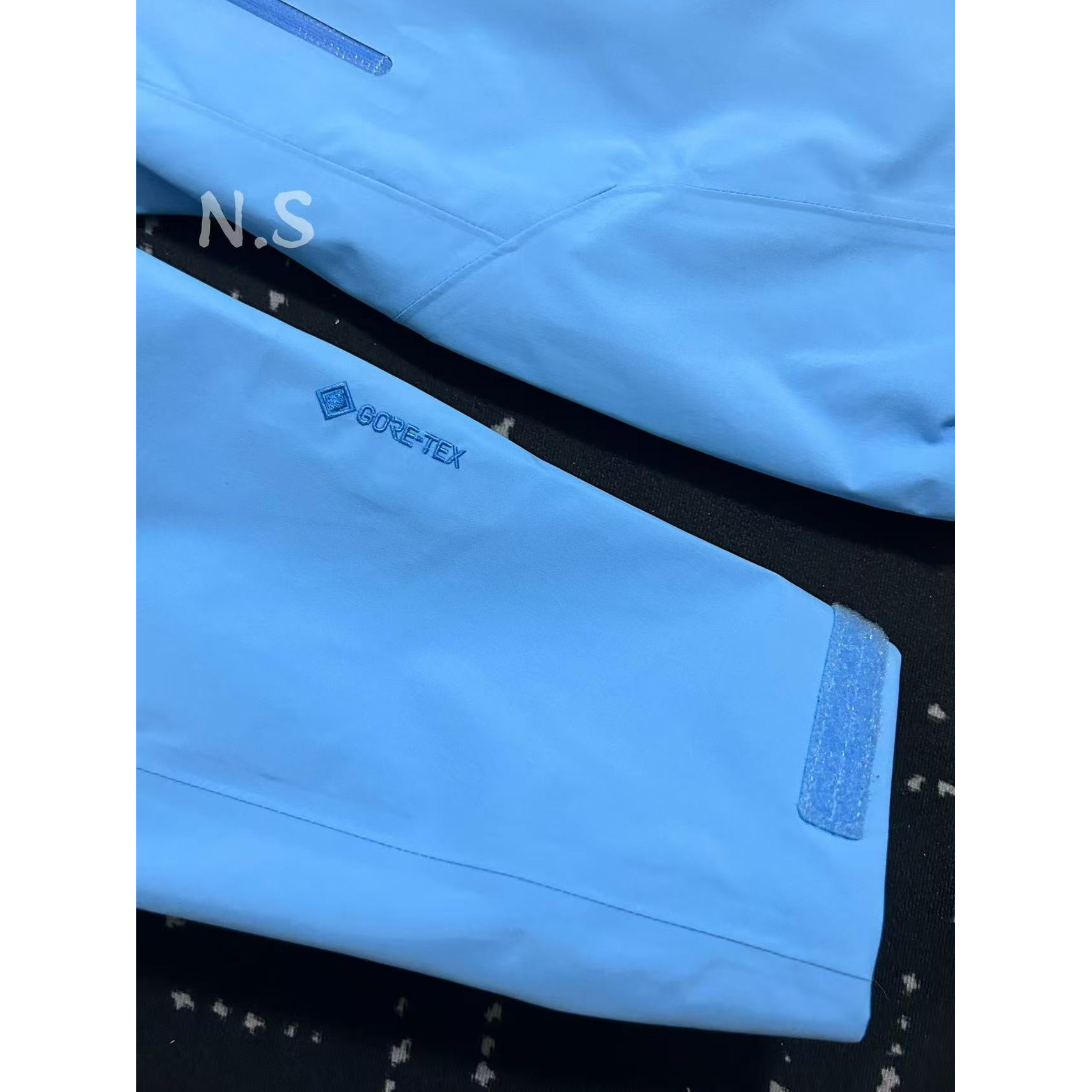 <p>Arc'teryx Beta系列 SL GORE-TEX 硬壳刺绣连帽防水防风透气冲锋衣 (惠斯勒蓝)</p>