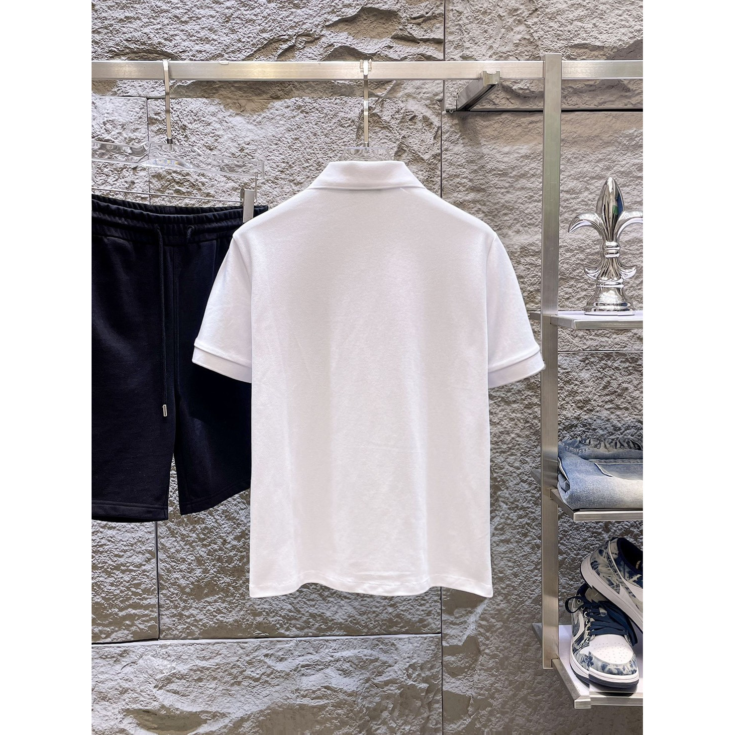 <p>DIOR&nbsp;短袖翻领polo衫(白)</p>