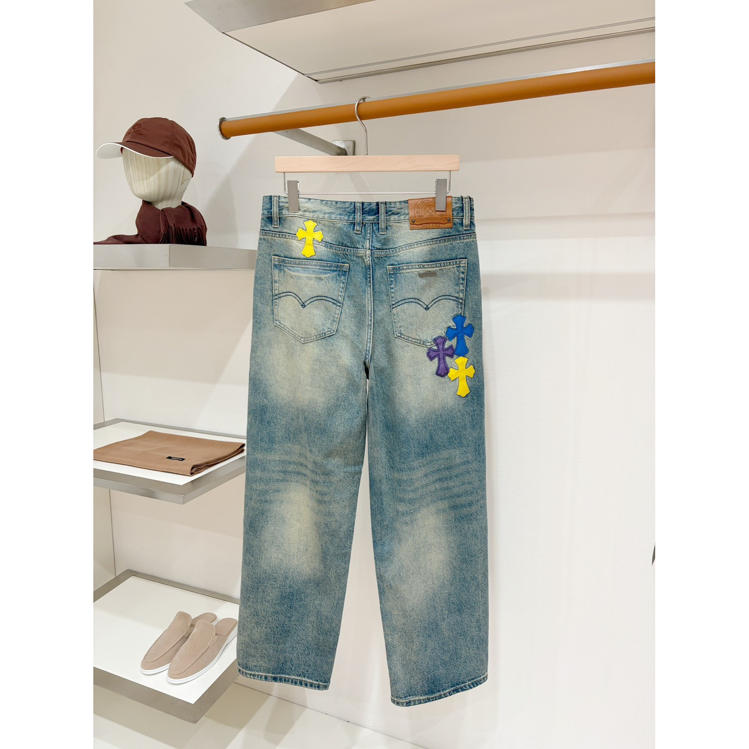 <p>CHROME HEARTS 新款牛仔裤</p>