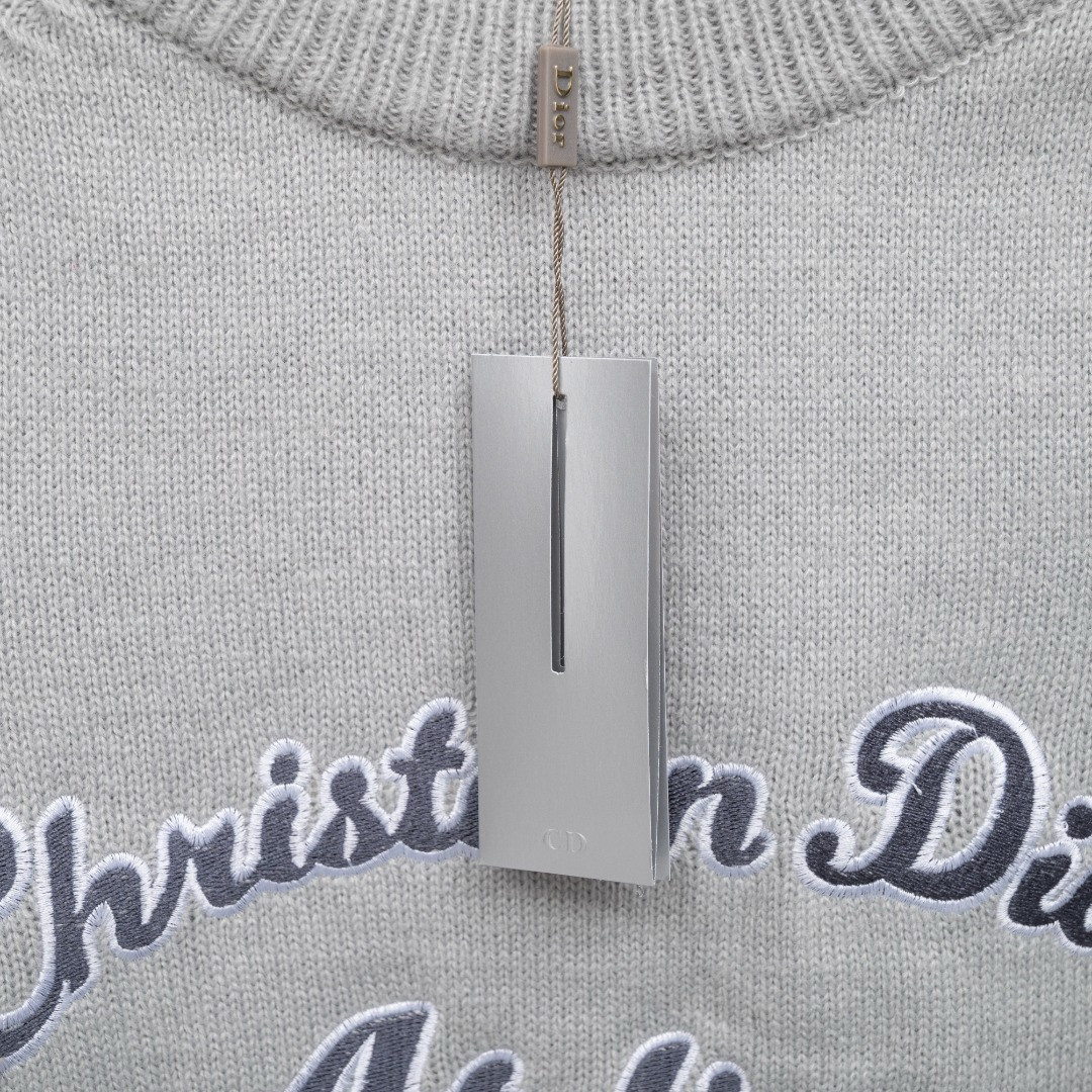 <p>DIOR 针织长袖毛衣(灰)</p>