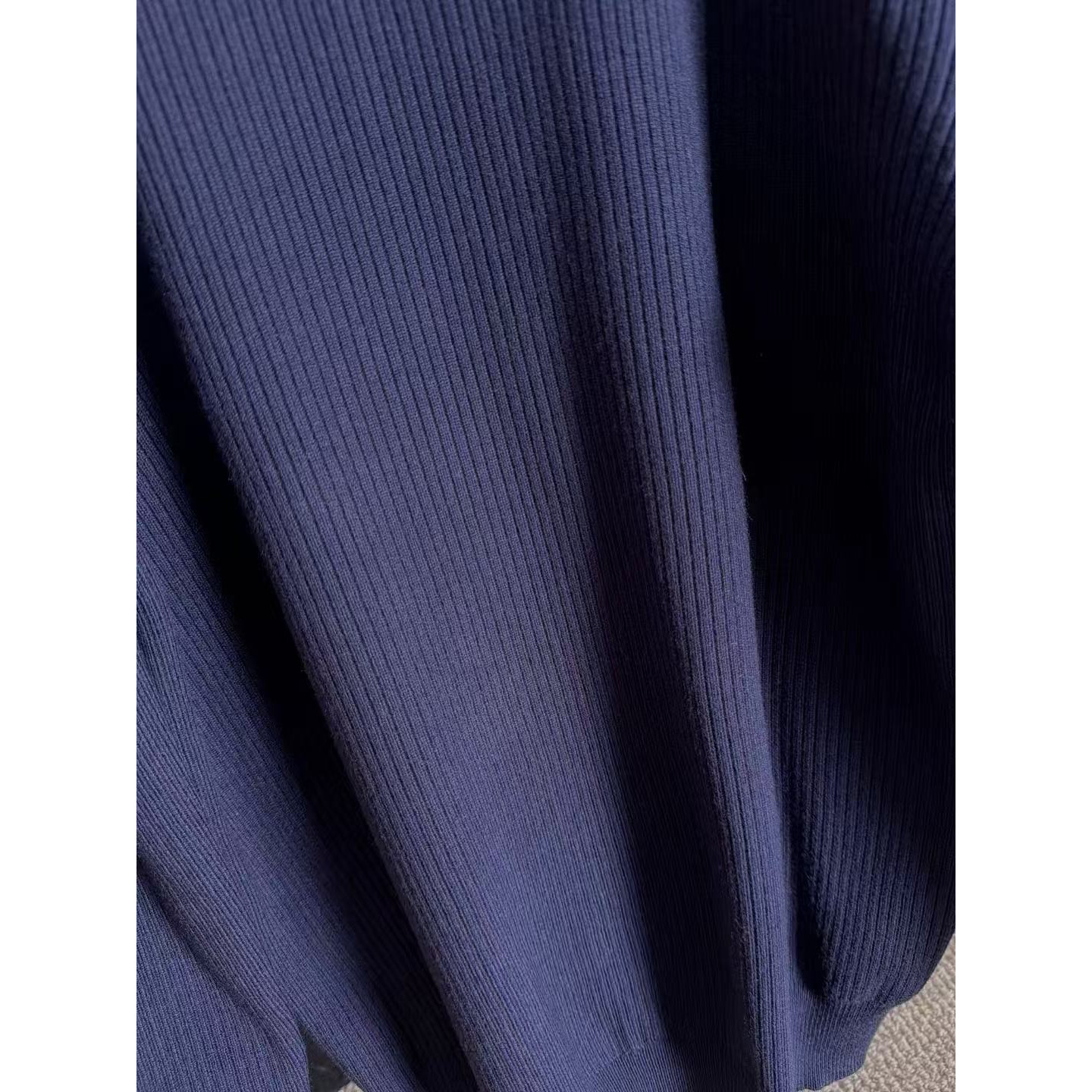 <p>GUCCI 秋冬官网最新毛衣(藏青)</p>