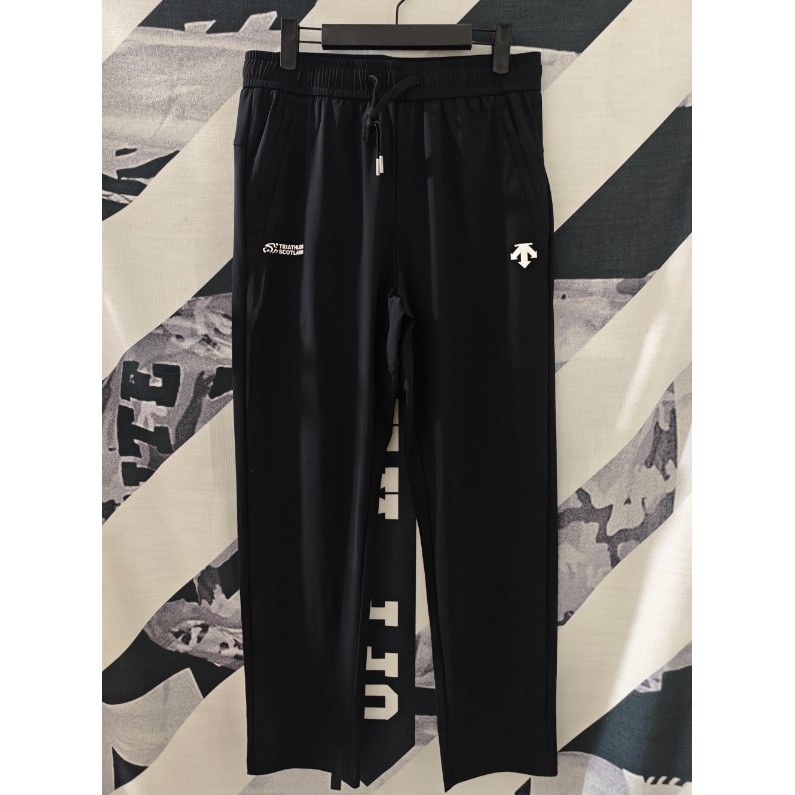 <p>DESCENTE 速乾褲(黑)</p>