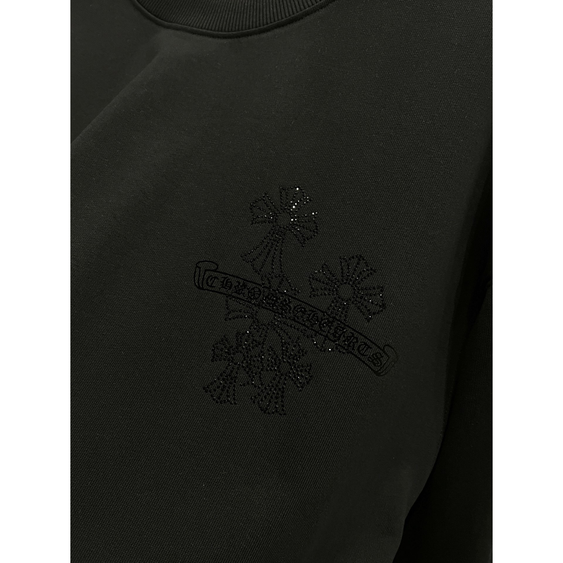 <p>CHROME HEARTS 圆领长袖卫衣(黑)</p>