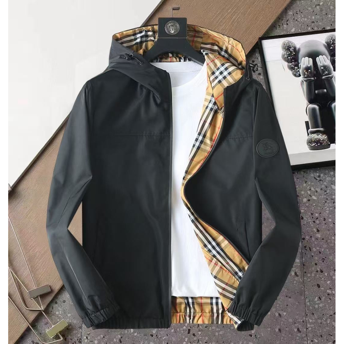 <p>BURBERRY 男士夹克外套(卡其)</p>