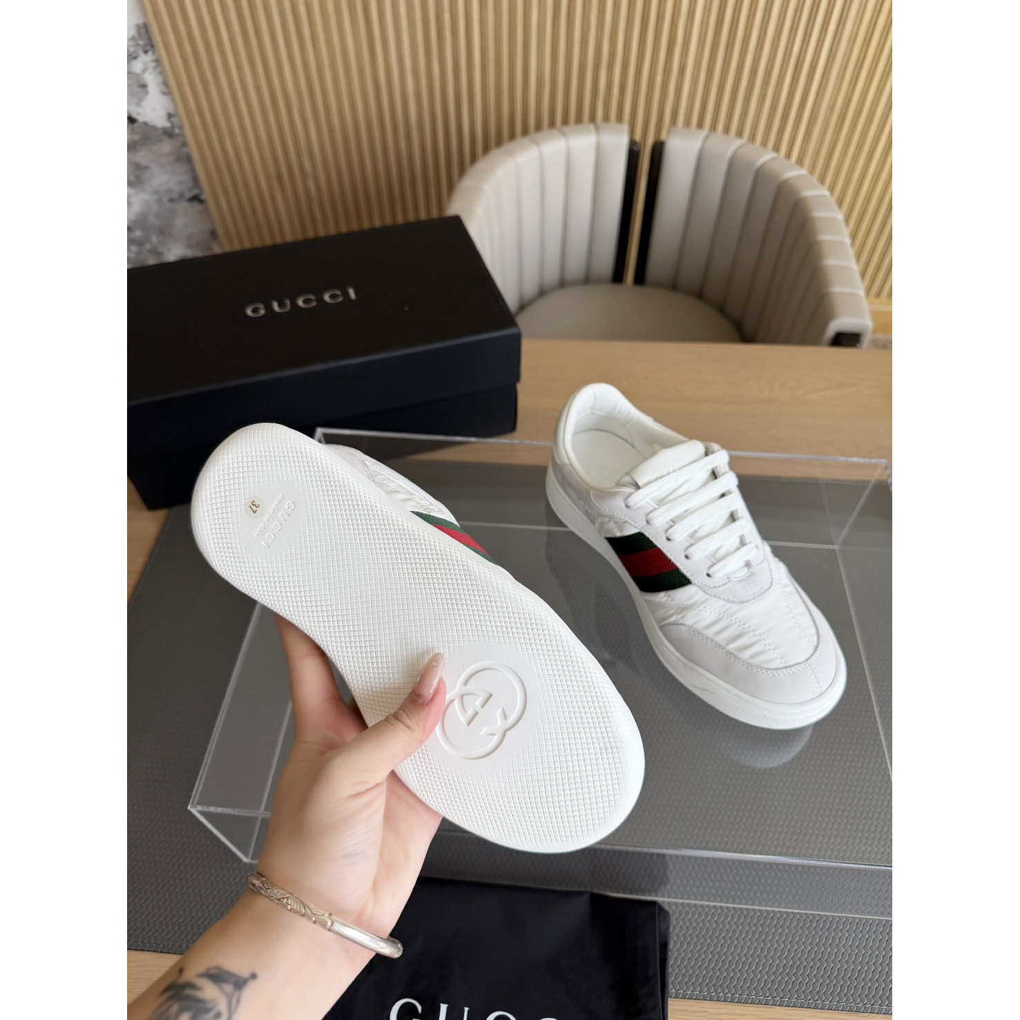 <p>GUCCI 休閒鞋(白)</p>