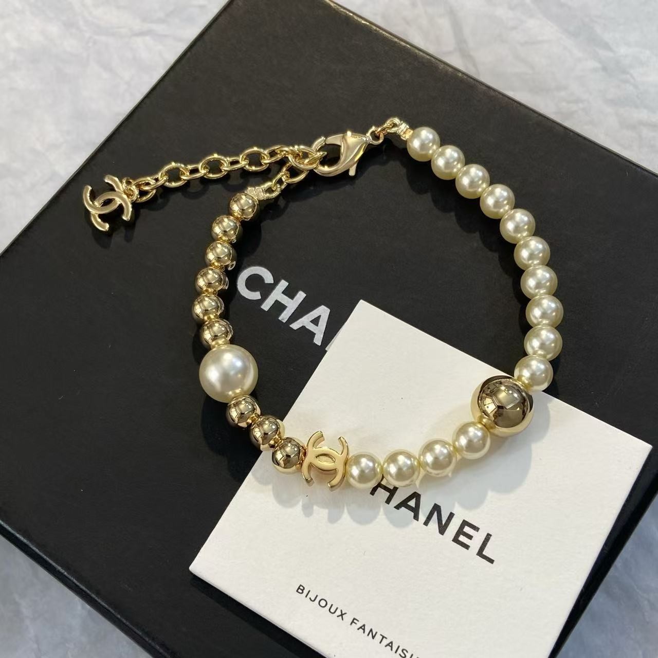 <p>CHANEL 金珠珍珠项链</p>