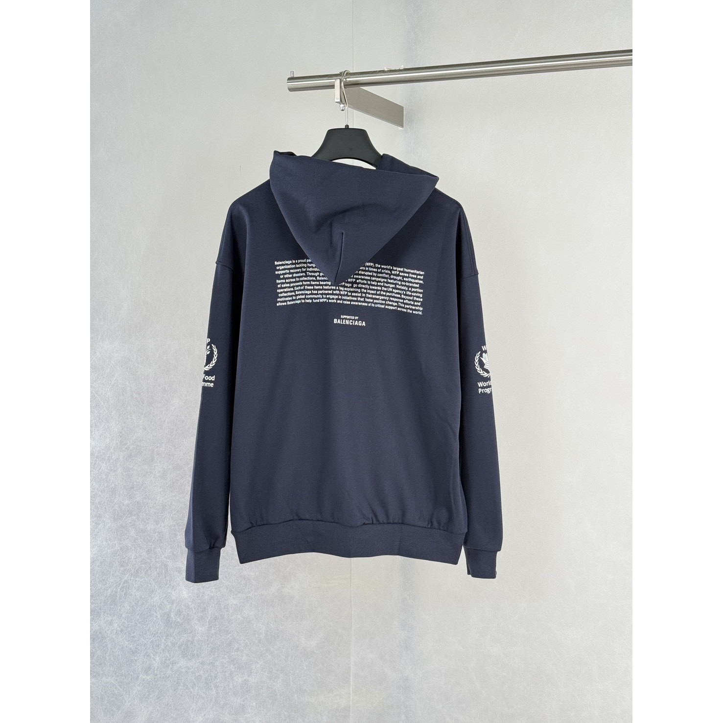 <p>Balenciaga WFP世界粮食计划署联名拉链卫衣(藍)</p>