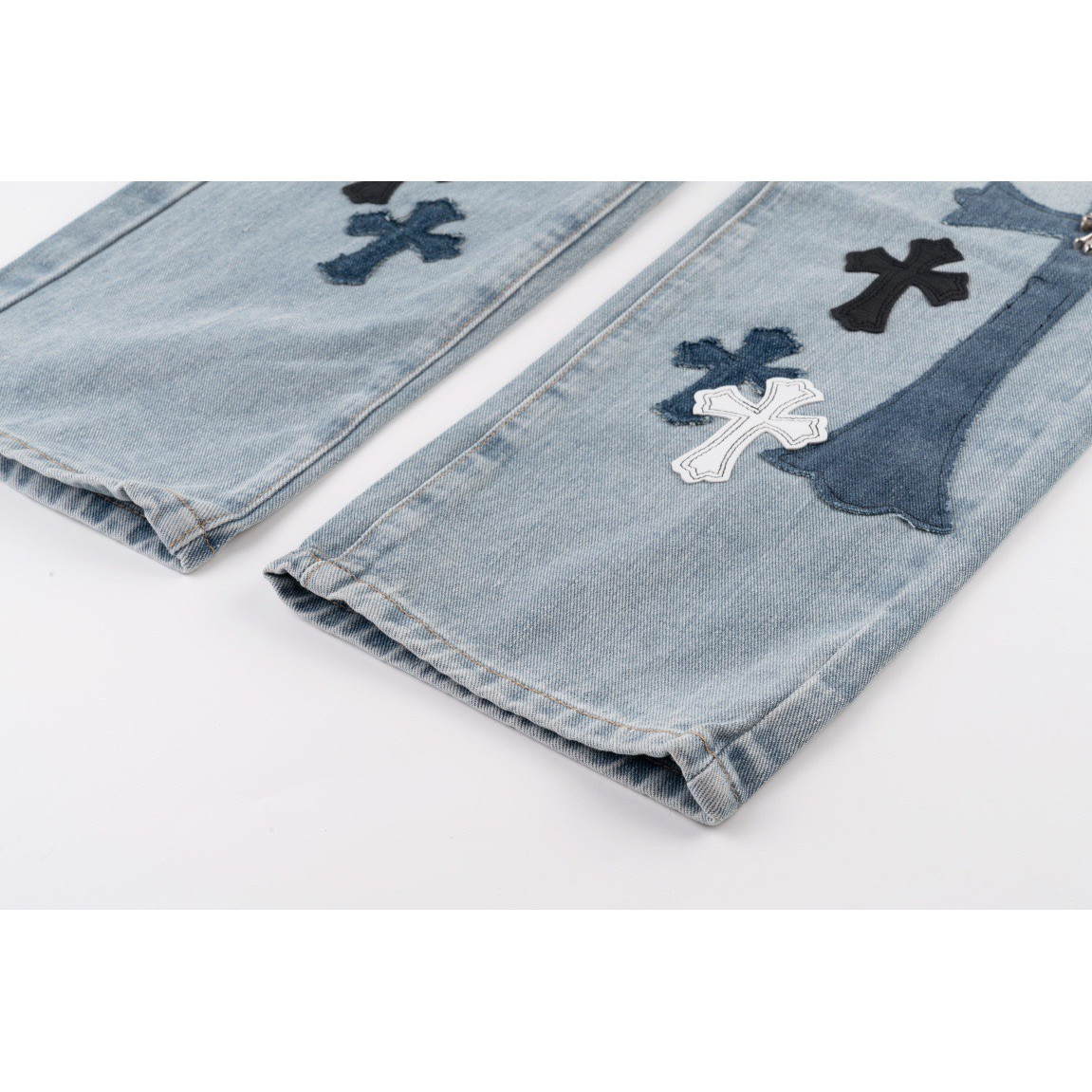<p>CHROME HEARTS 蓝色牛仔裤(1565#)</p>
