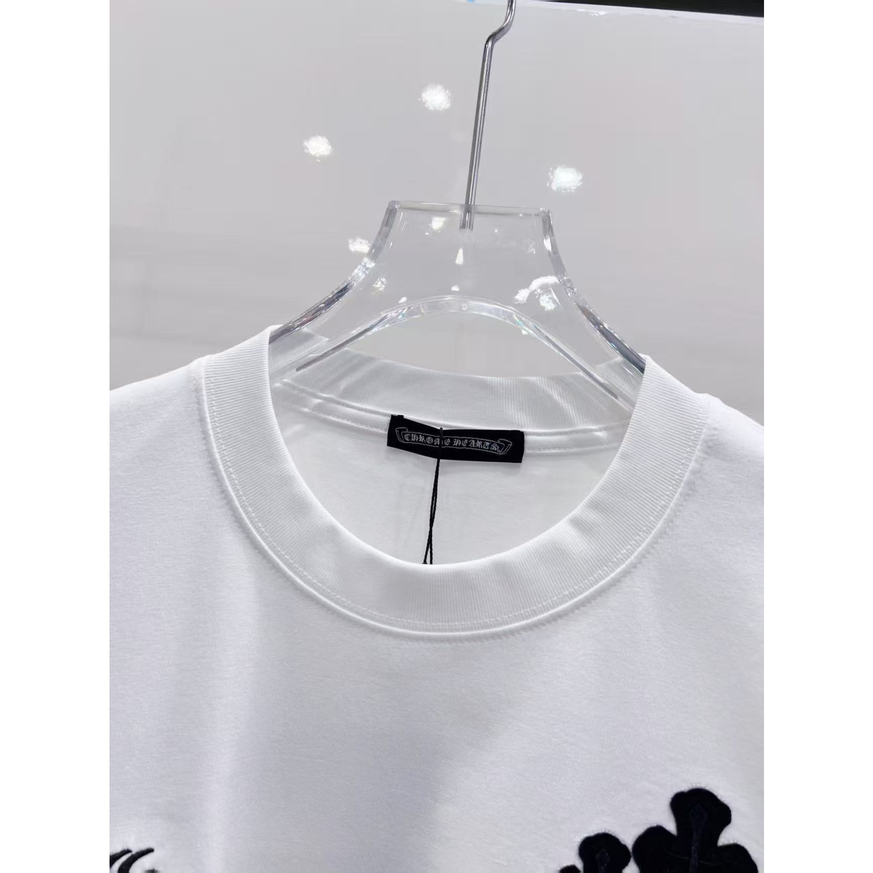 <p>CHROME HEARTS&nbsp;春夏新款T恤(白)</p>