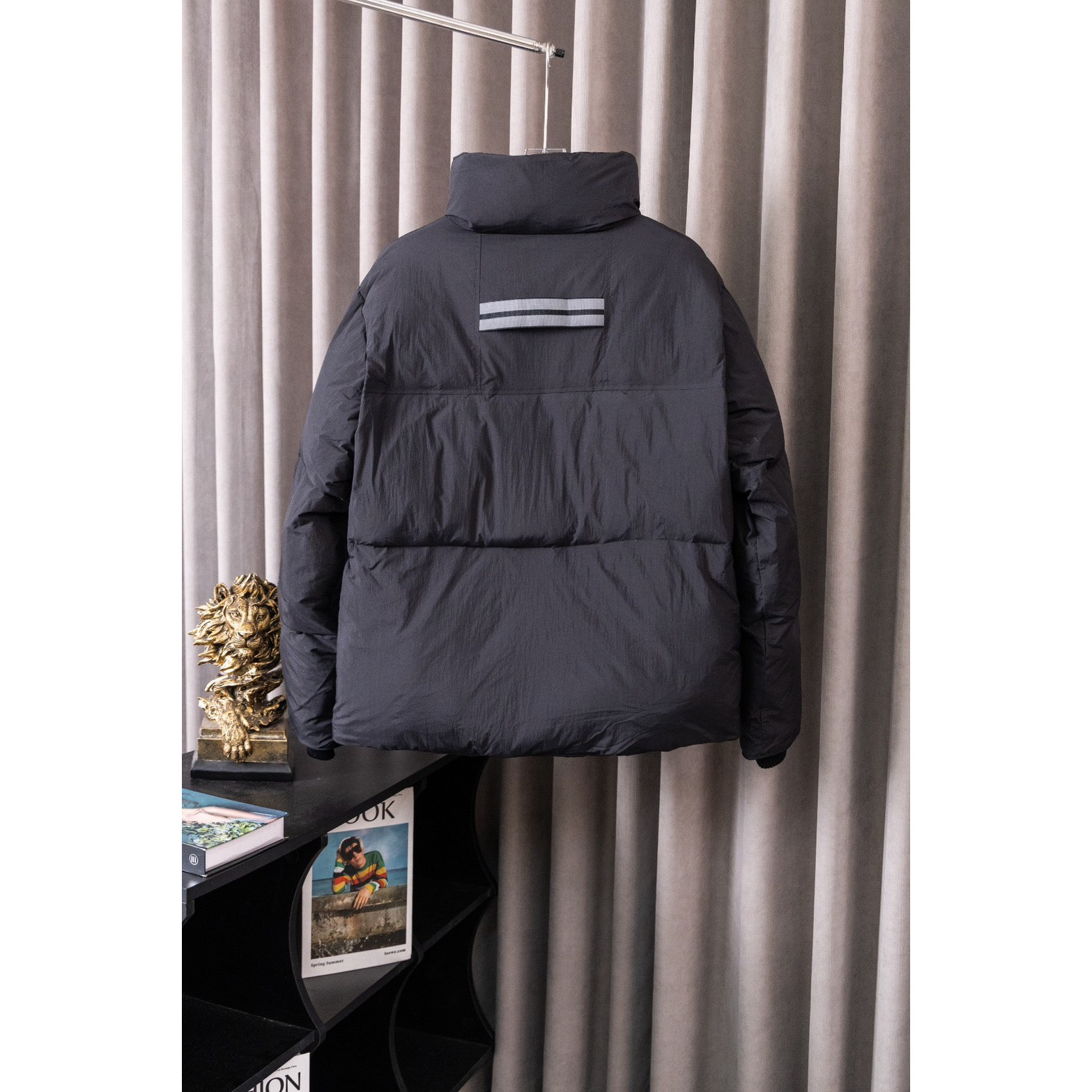 <p>Canada Goose Lawrence 系列2802立领羽绒服(黑色)</p>