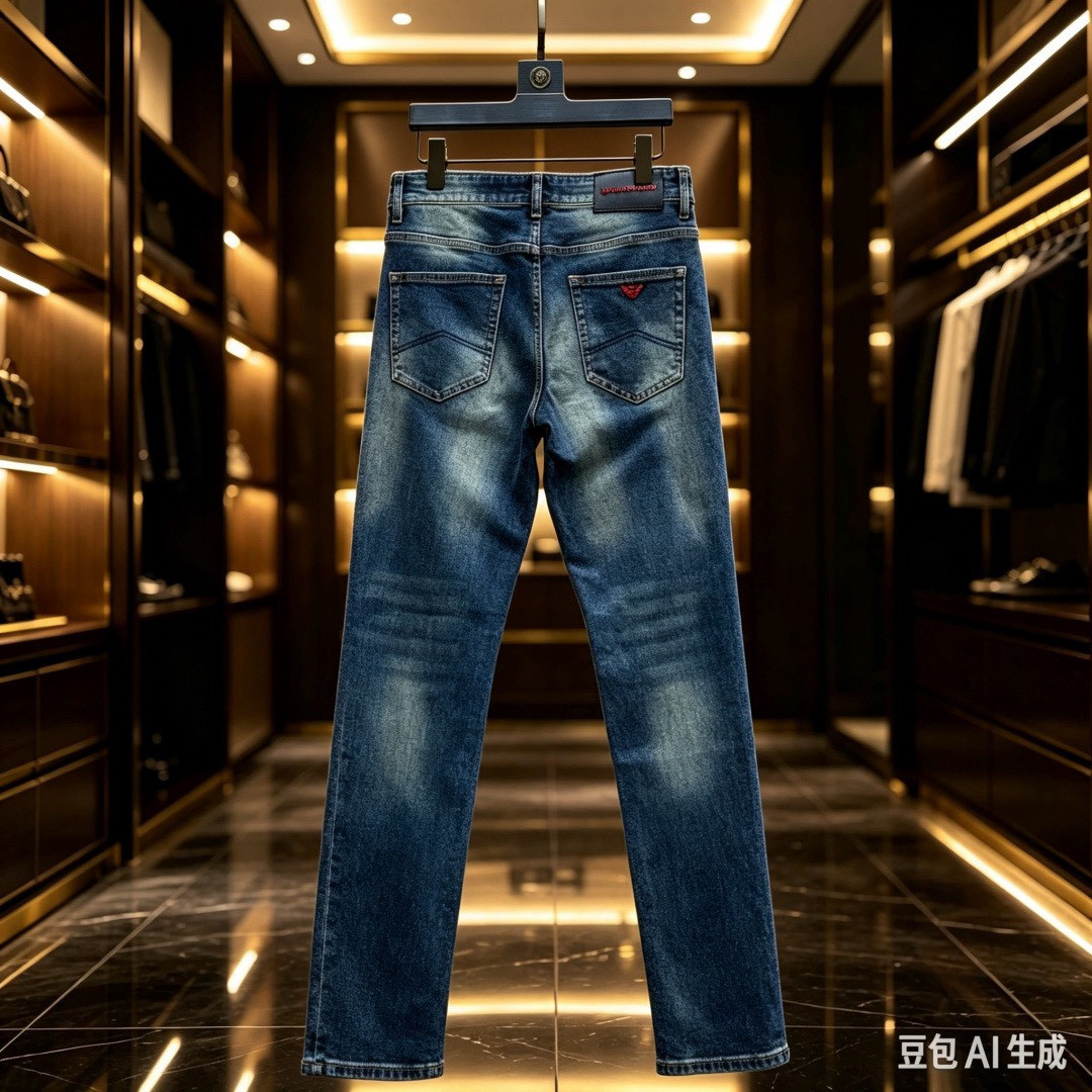 <p>Giorgio_Armani 欧洲专柜新款修身小直筒牛仔裤</p>