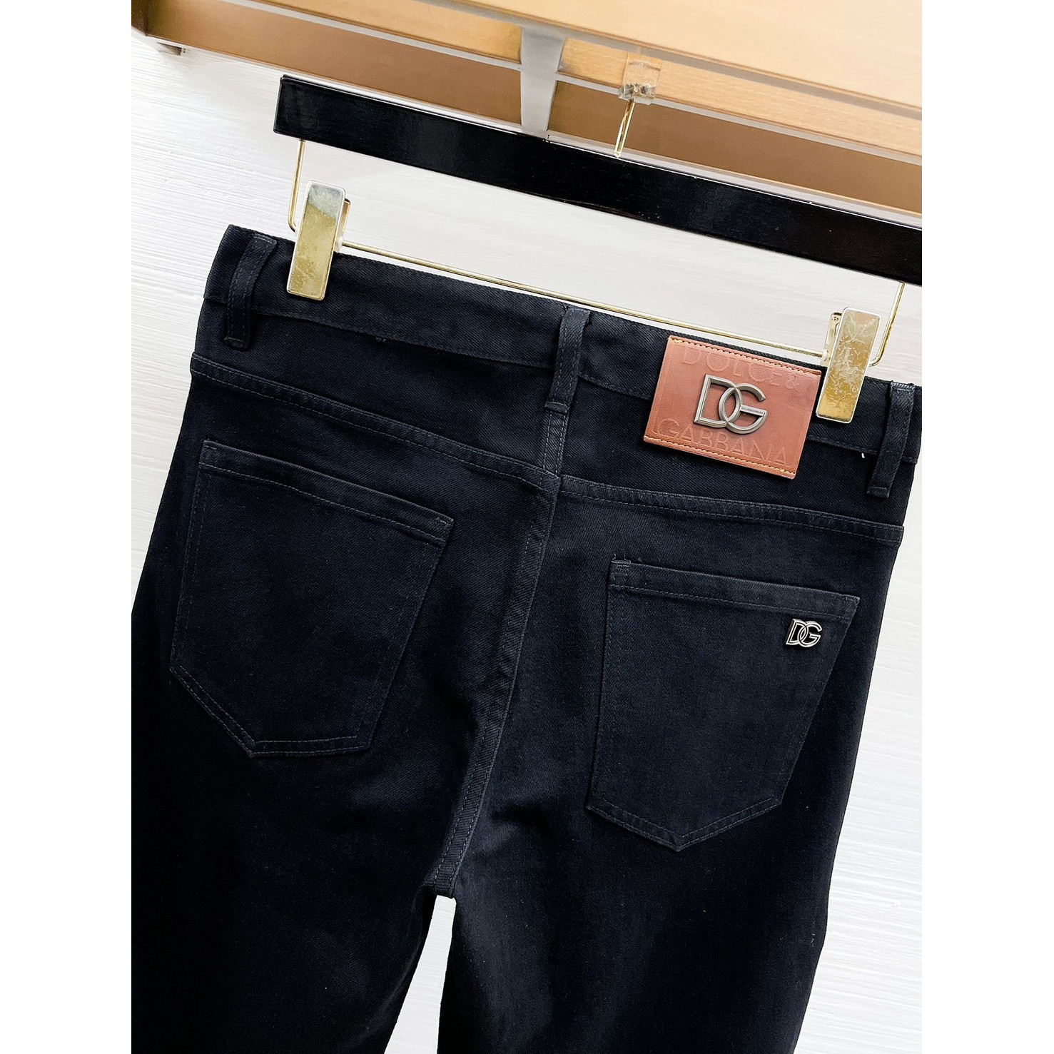 <p>D&amp;G&nbsp;高品质牛仔裤(黑)</p>