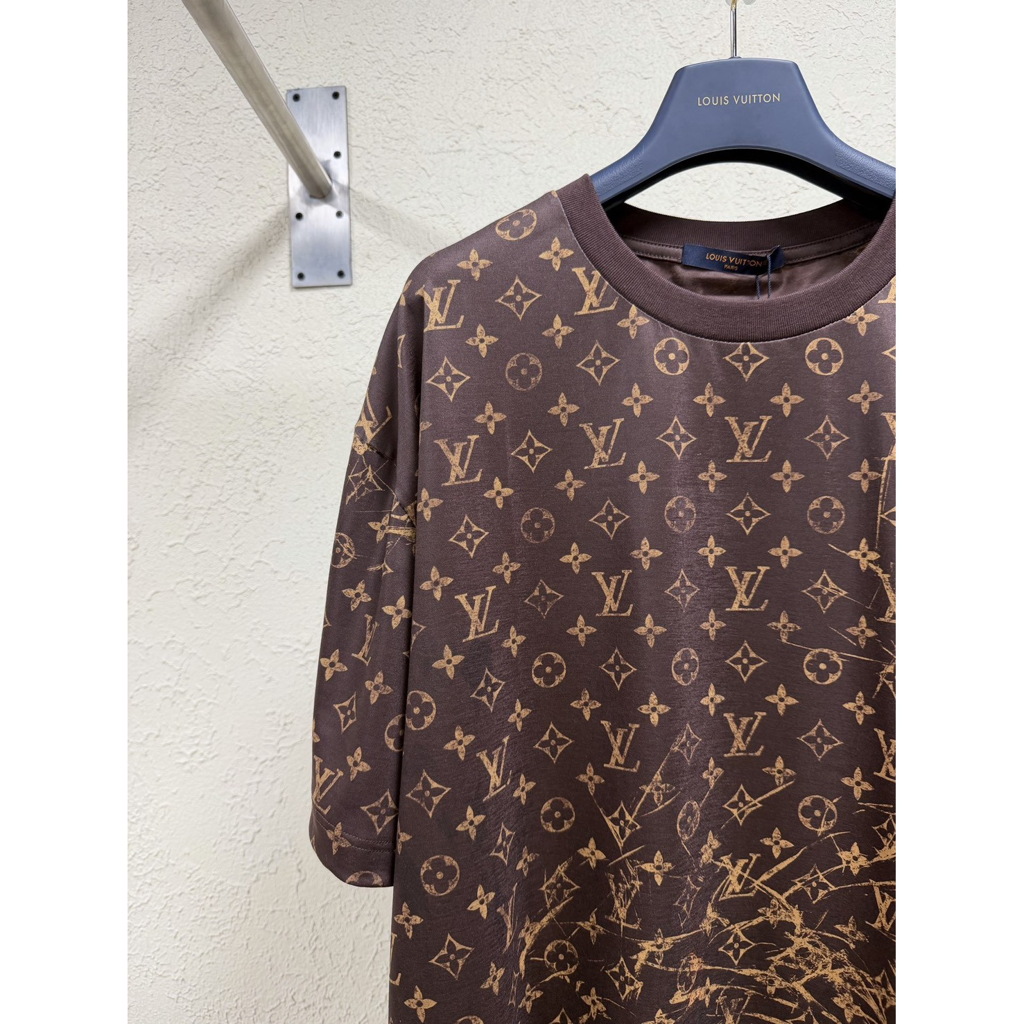<p>LOUIS VUITTON Monogram 棉质印花短袖 T恤&nbsp;</p>