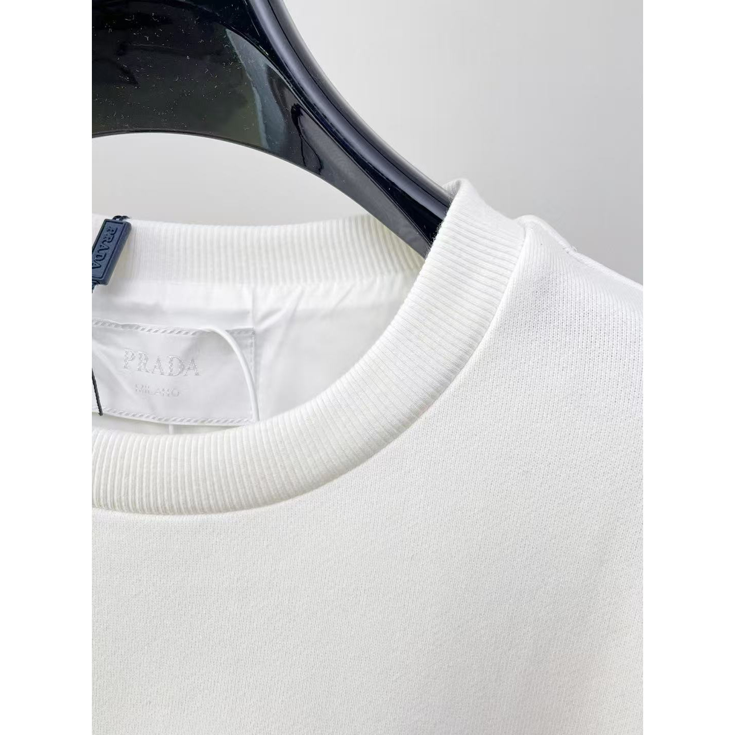 <p>PRADA 圆领卫衣(白)</p>