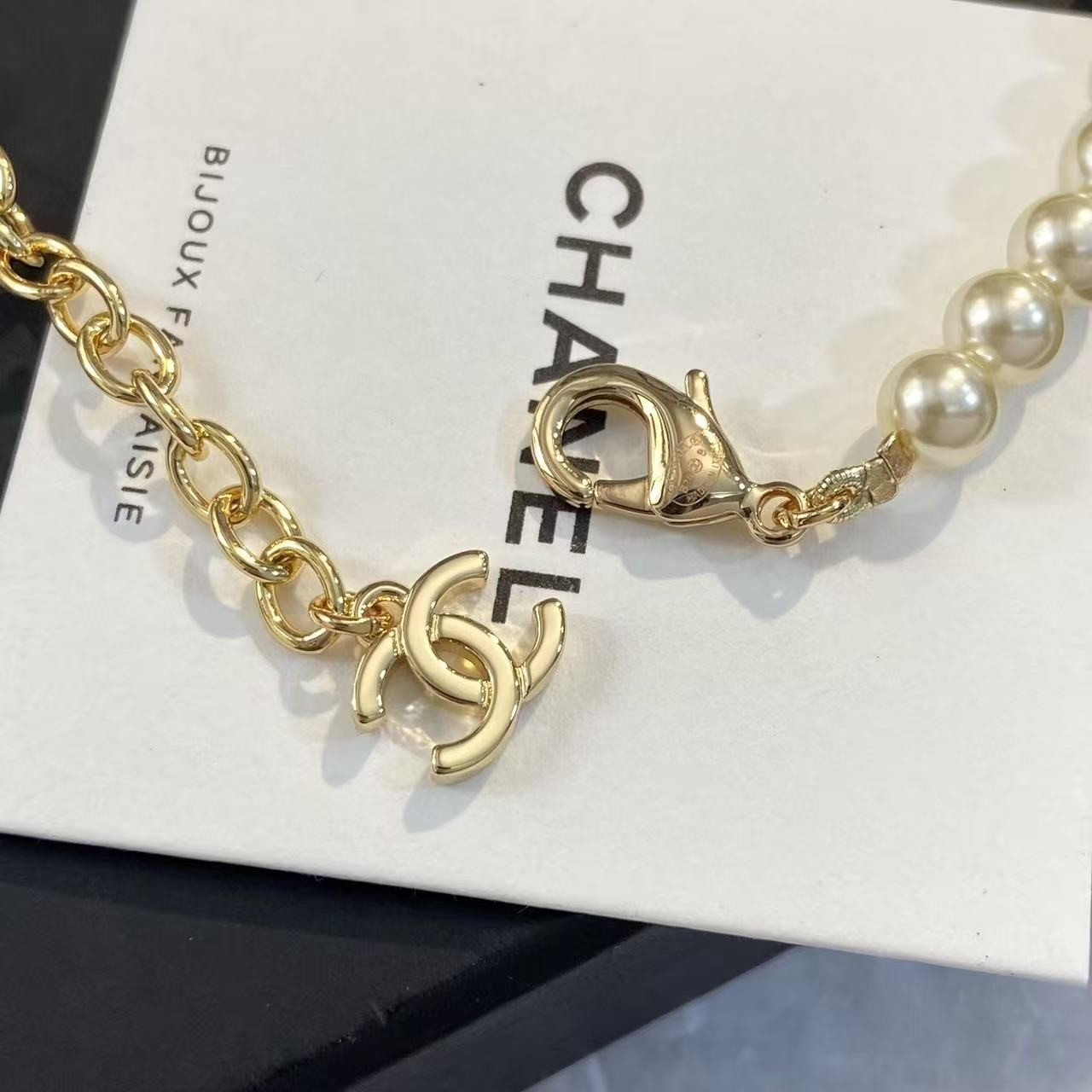 <p>CHANEL 金珠珍珠项链</p>