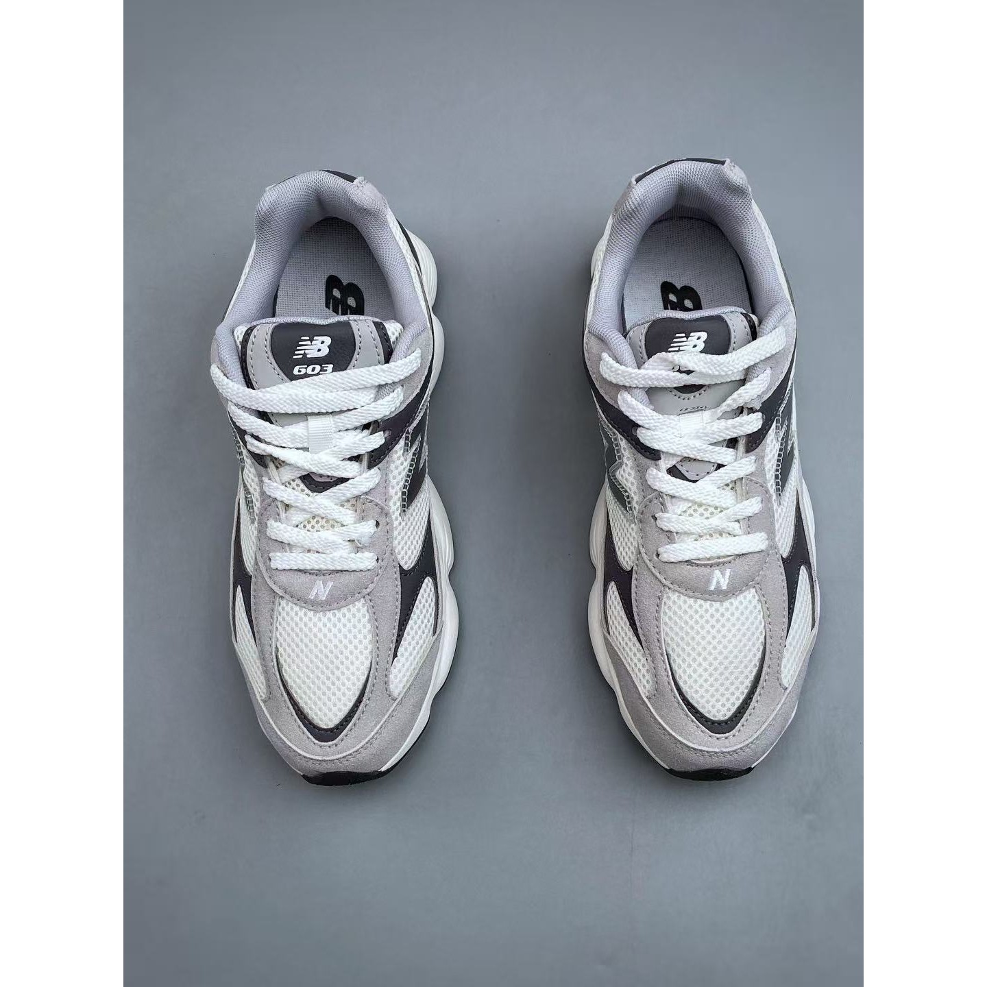 <p>New Balance 603系列 运动慢跑鞋(灰)</p>