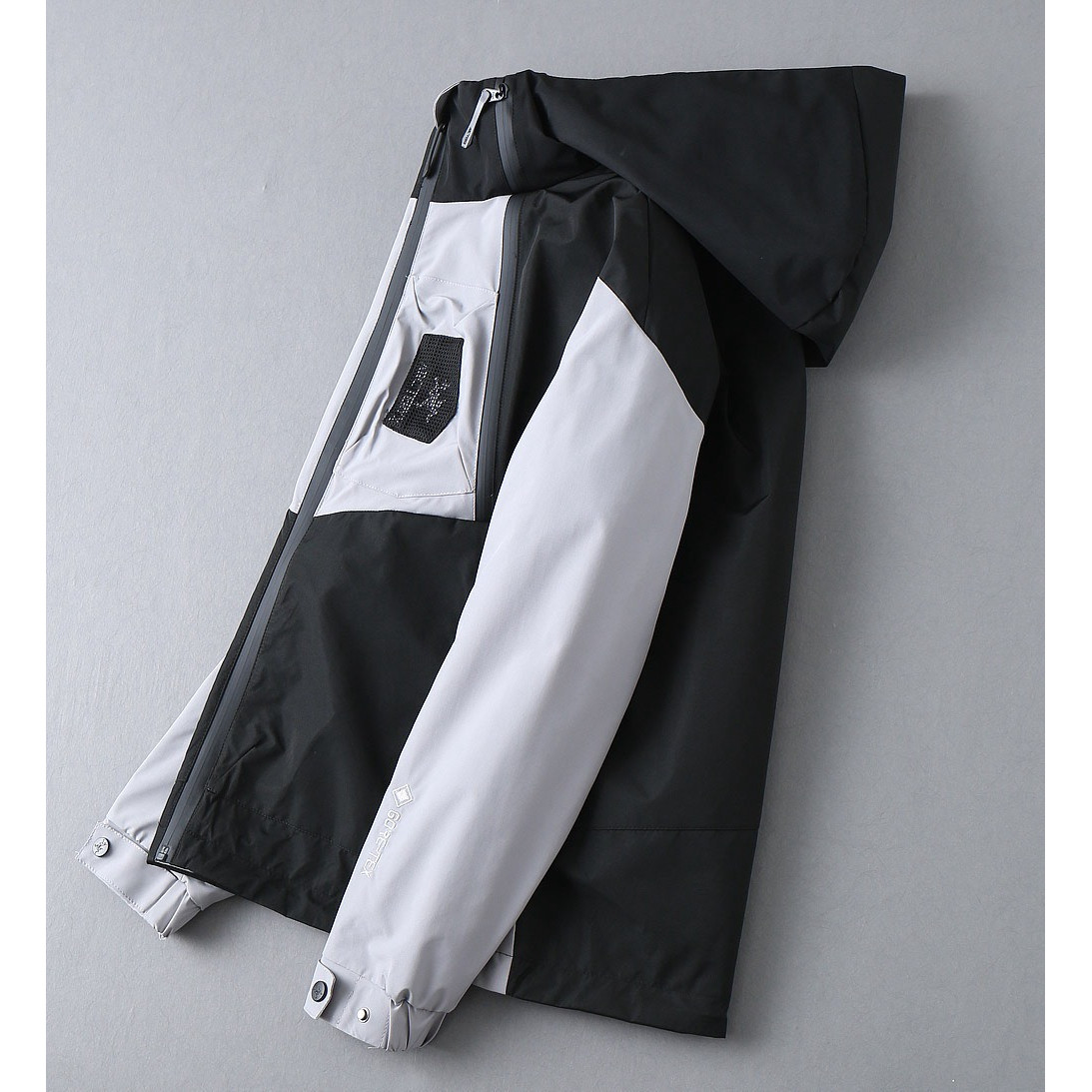 <p>Arc'teryx 新款男士夹克外套</p>
