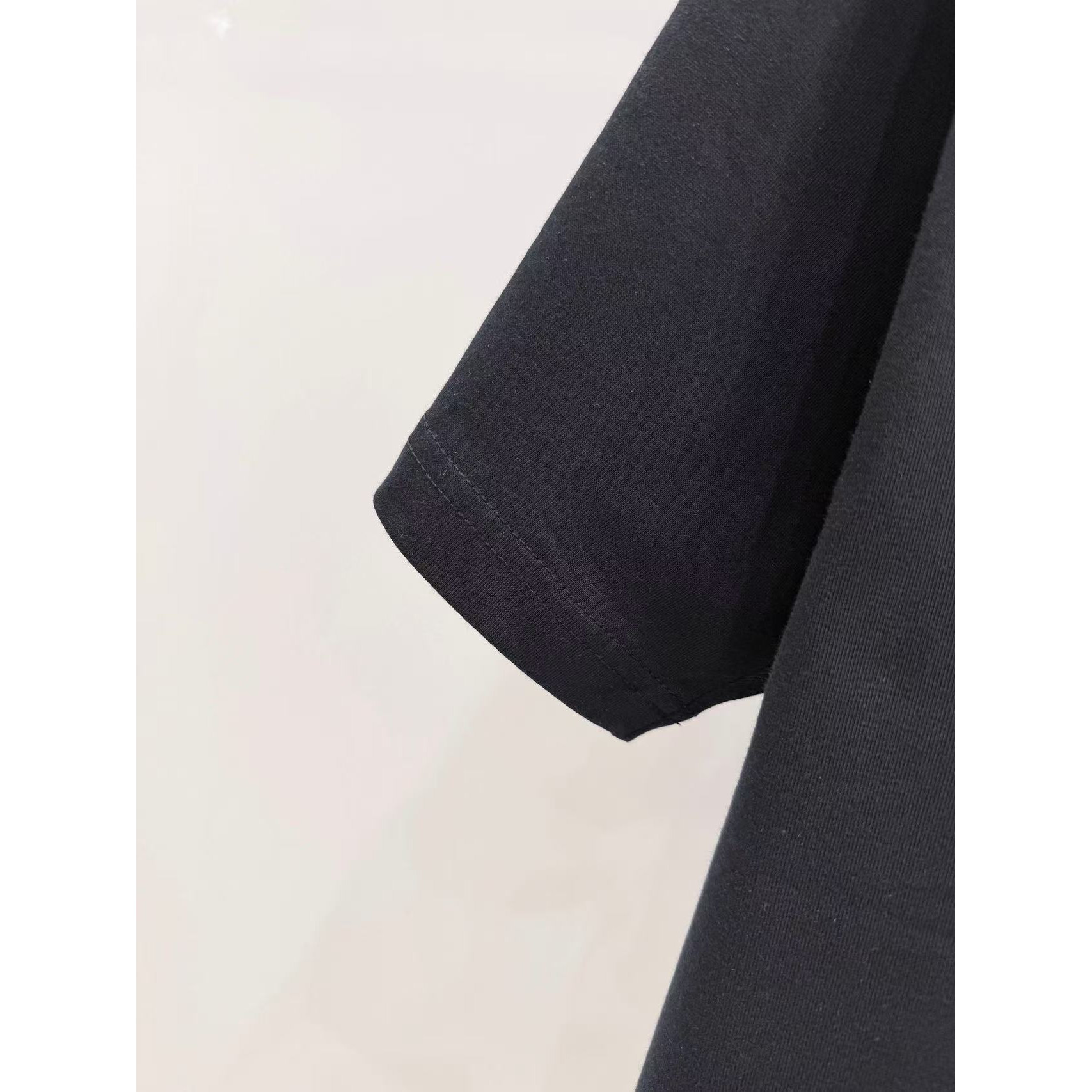 <p>Balenciaga 老爹鞋子短袖t恤(黑)&nbsp;</p>