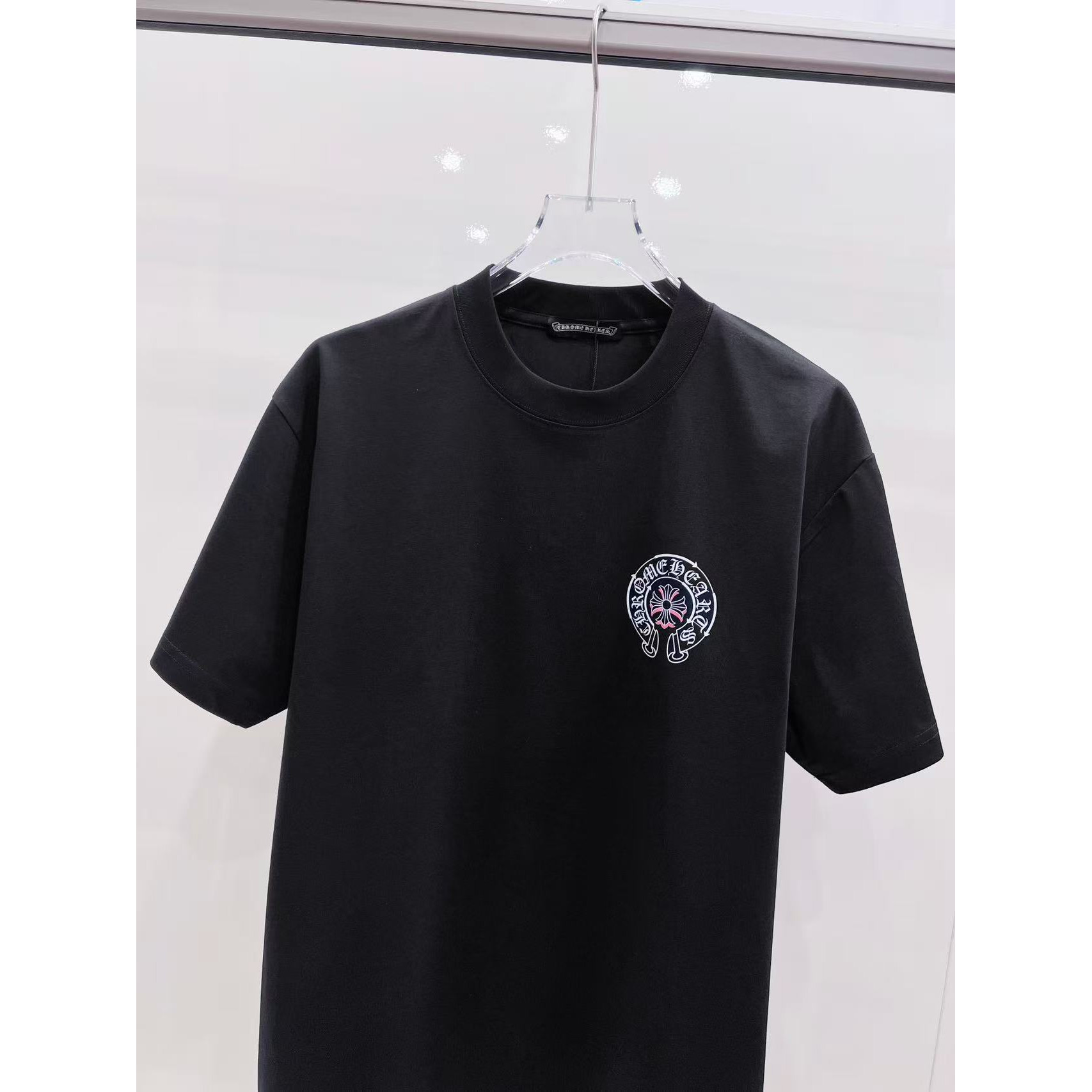 <p>CHROME HEARTS 个性印花标识短袖t恤(黑)</p>