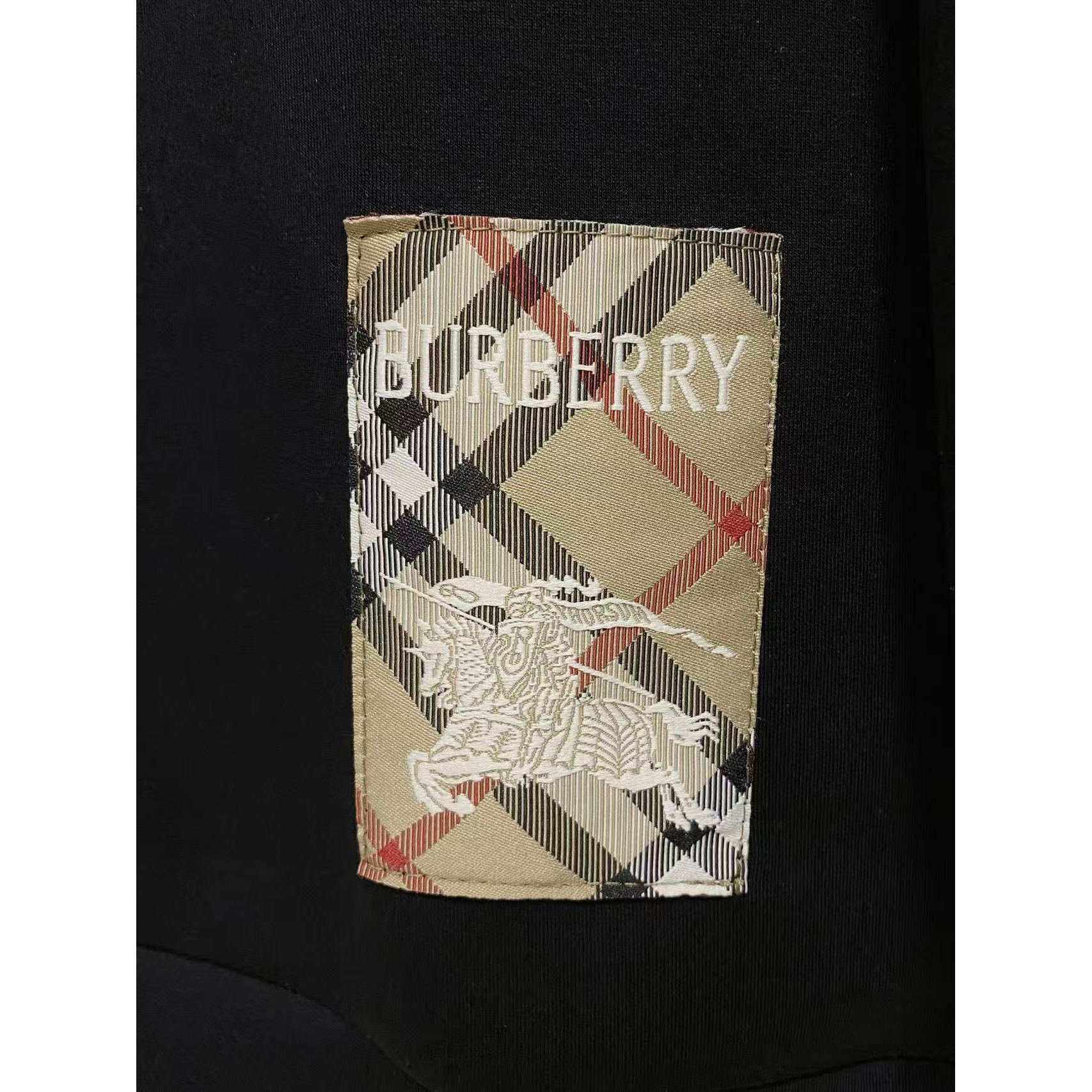 <p>BURBERRY 太空棉卫衣(黑)</p>
