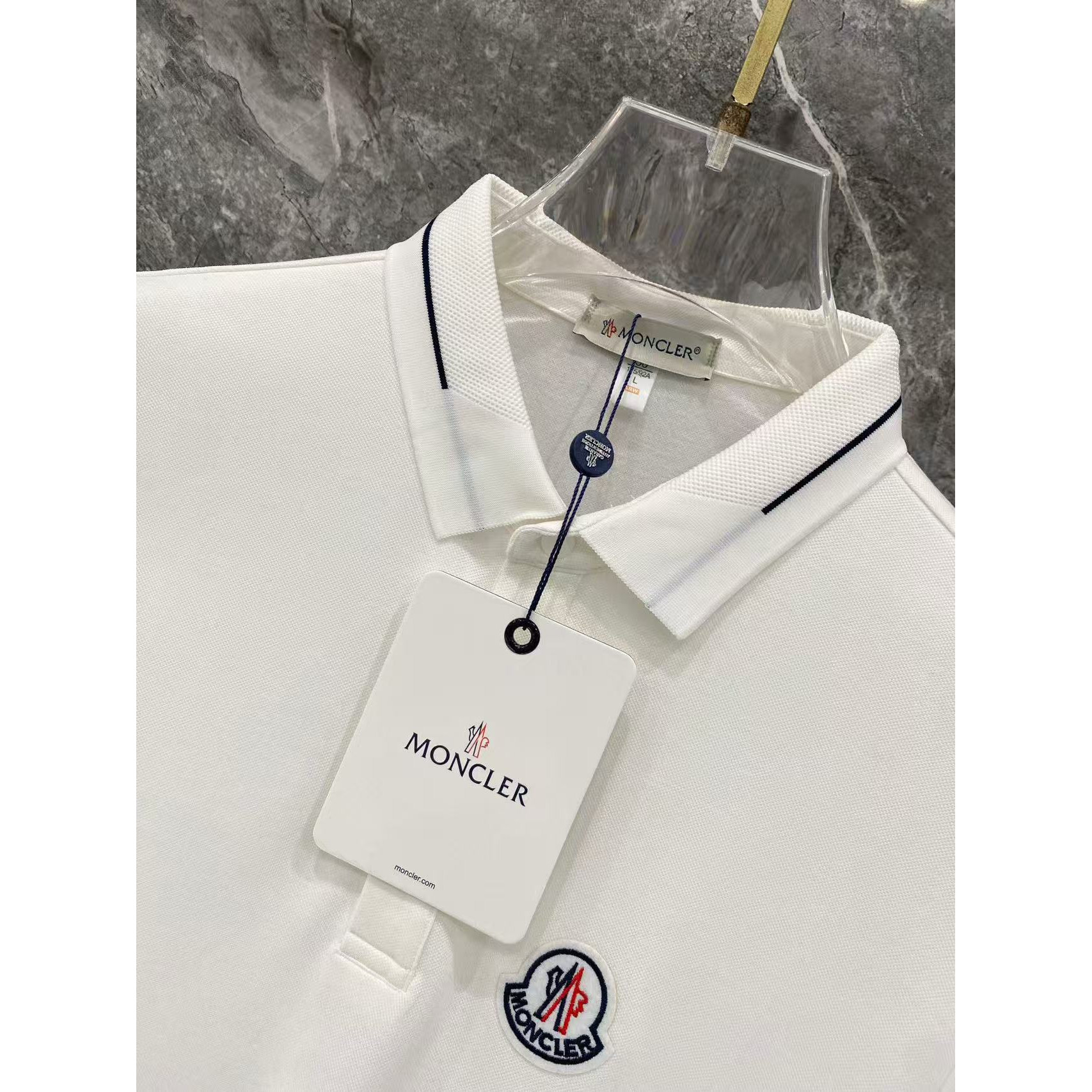 <p>MONCLER 秋冬长袖Polo(782998)</p>