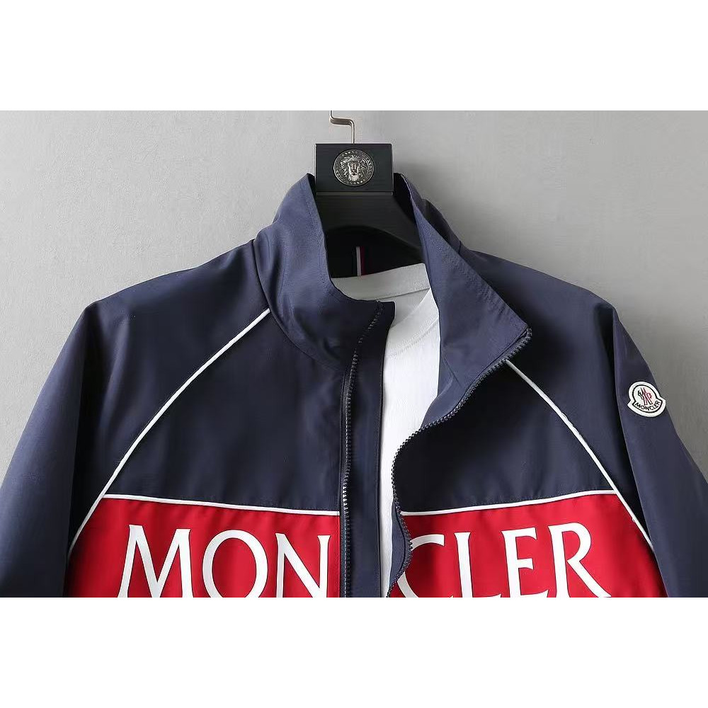 <p>MONCLER&nbsp;男士夹克外套(800858)</p>