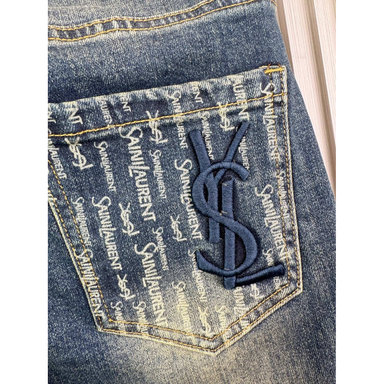 <p>YSL 休閒牛仔褲</p>