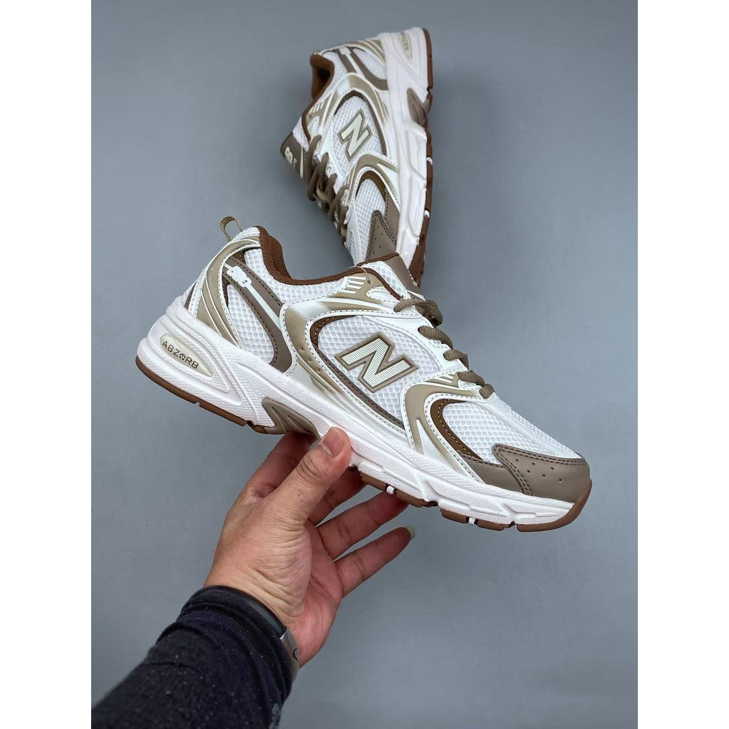<p>New Balance NB530 复古透气跑步鞋</p>