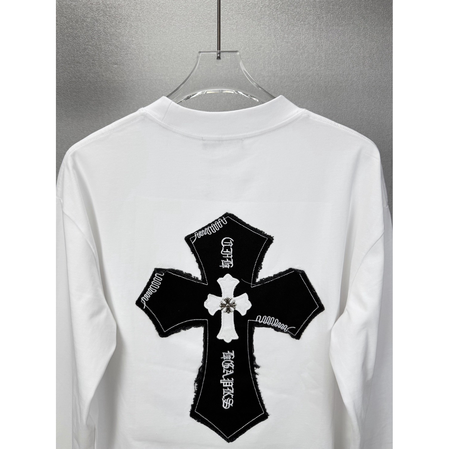 <p>CHROME HEARTS 圆领长袖T恤(白)</p>